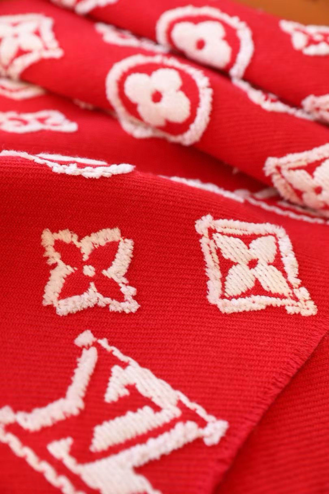 LV 3D Scarf 220cm Red White Cashmere 973418