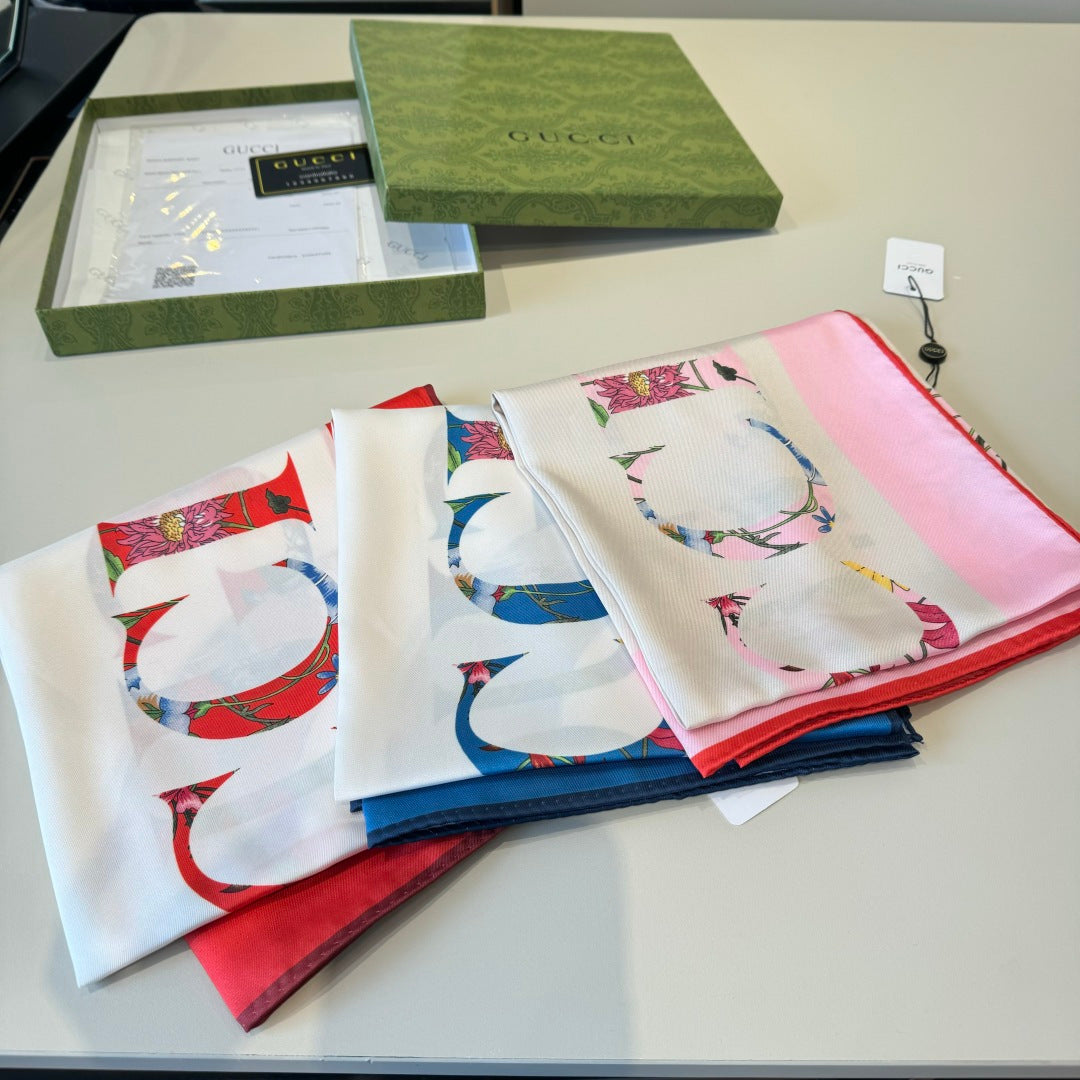 GG Signature Floral Scarf 90CM  White Pink  Twill Silk 280696