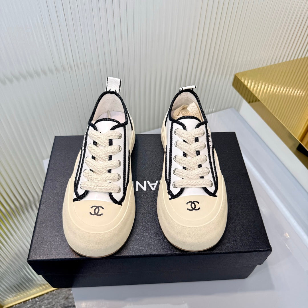 Chanel 2026 Sneaker Biscuit Calfskin 927713
