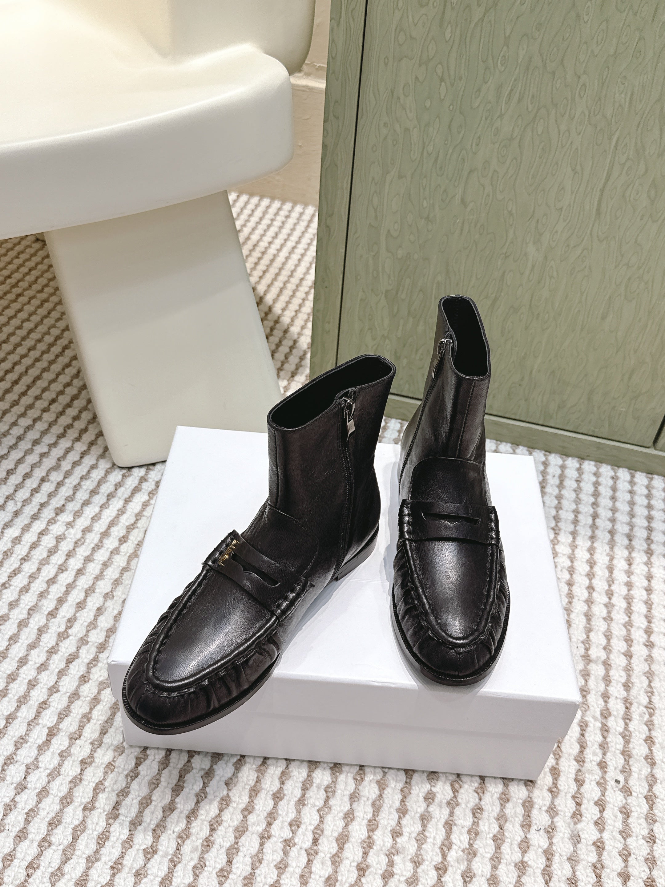 YSL 2025 High-top Loafer Black Calfskin 569419