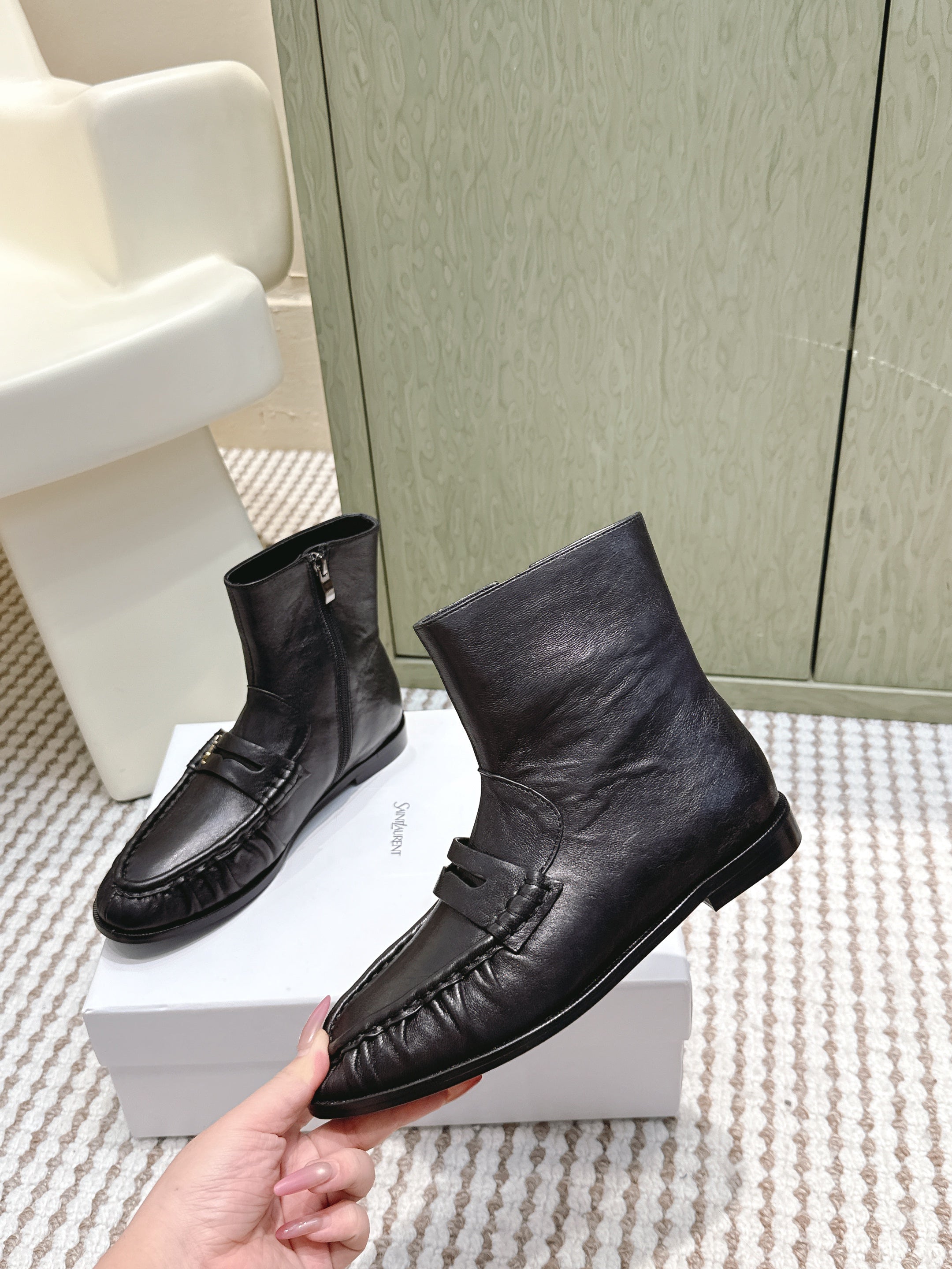 YSL 2025 High-top Loafer Black Calfskin 569419