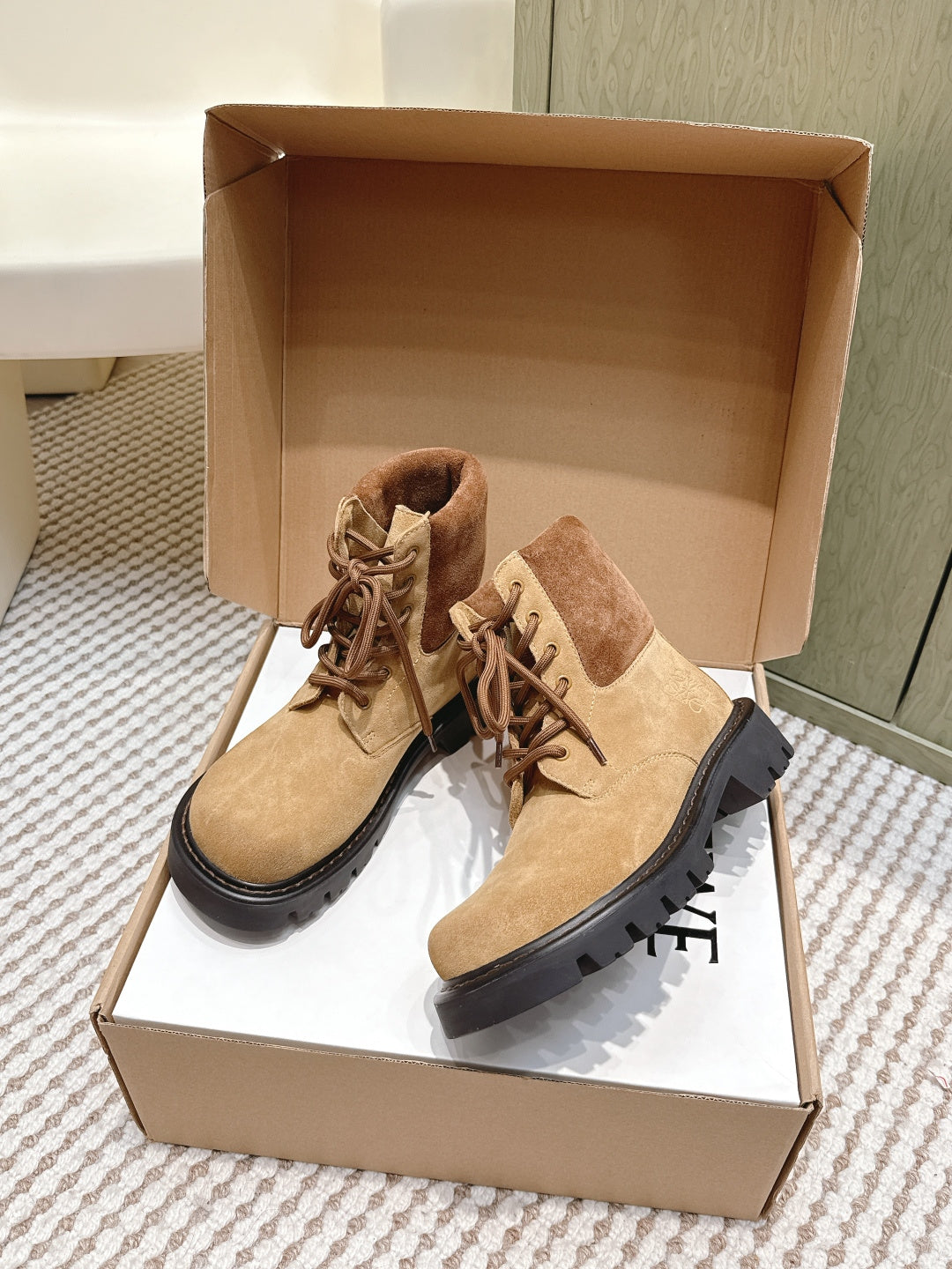 Loewe 2025 Sierra Ankle Boot Tan Black Suede  556050