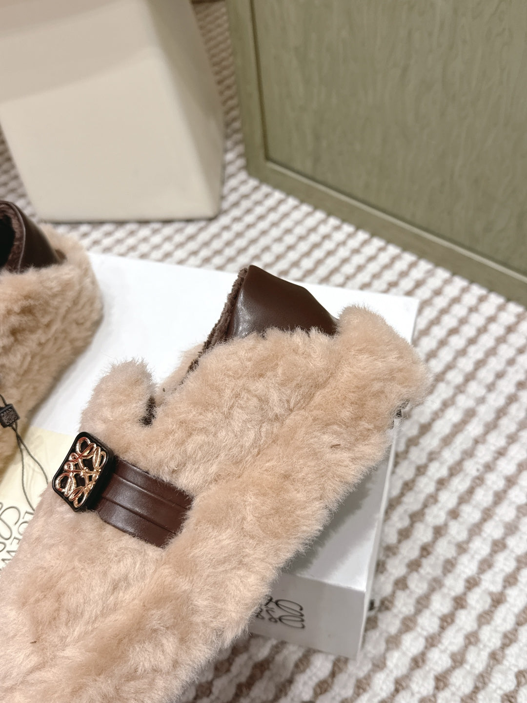 Loewe 2025 Slipper With A Buckle Strap Beige Fur Leather 556053