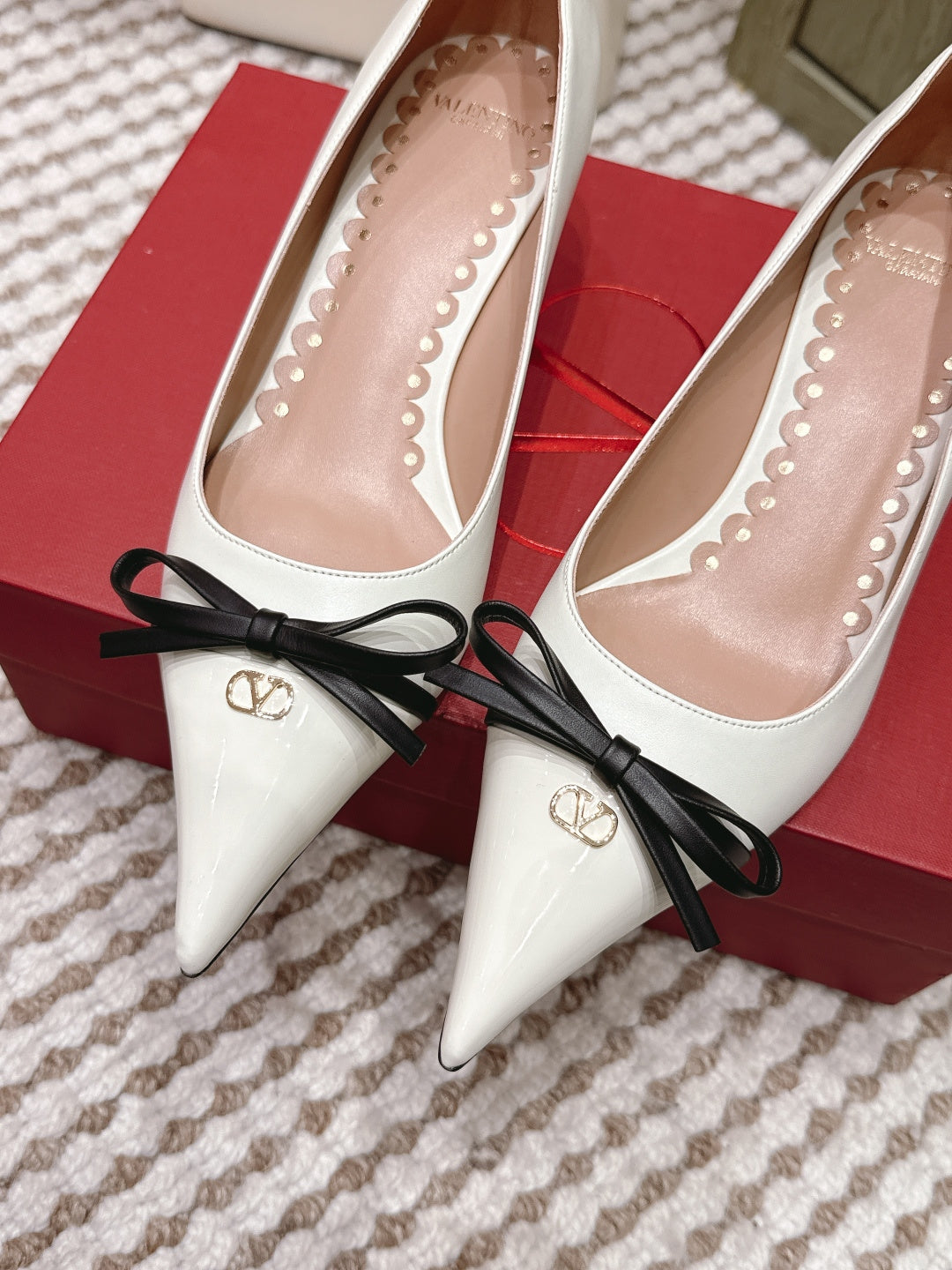 VT 26s Pump 45 White Genuine Leather 612253