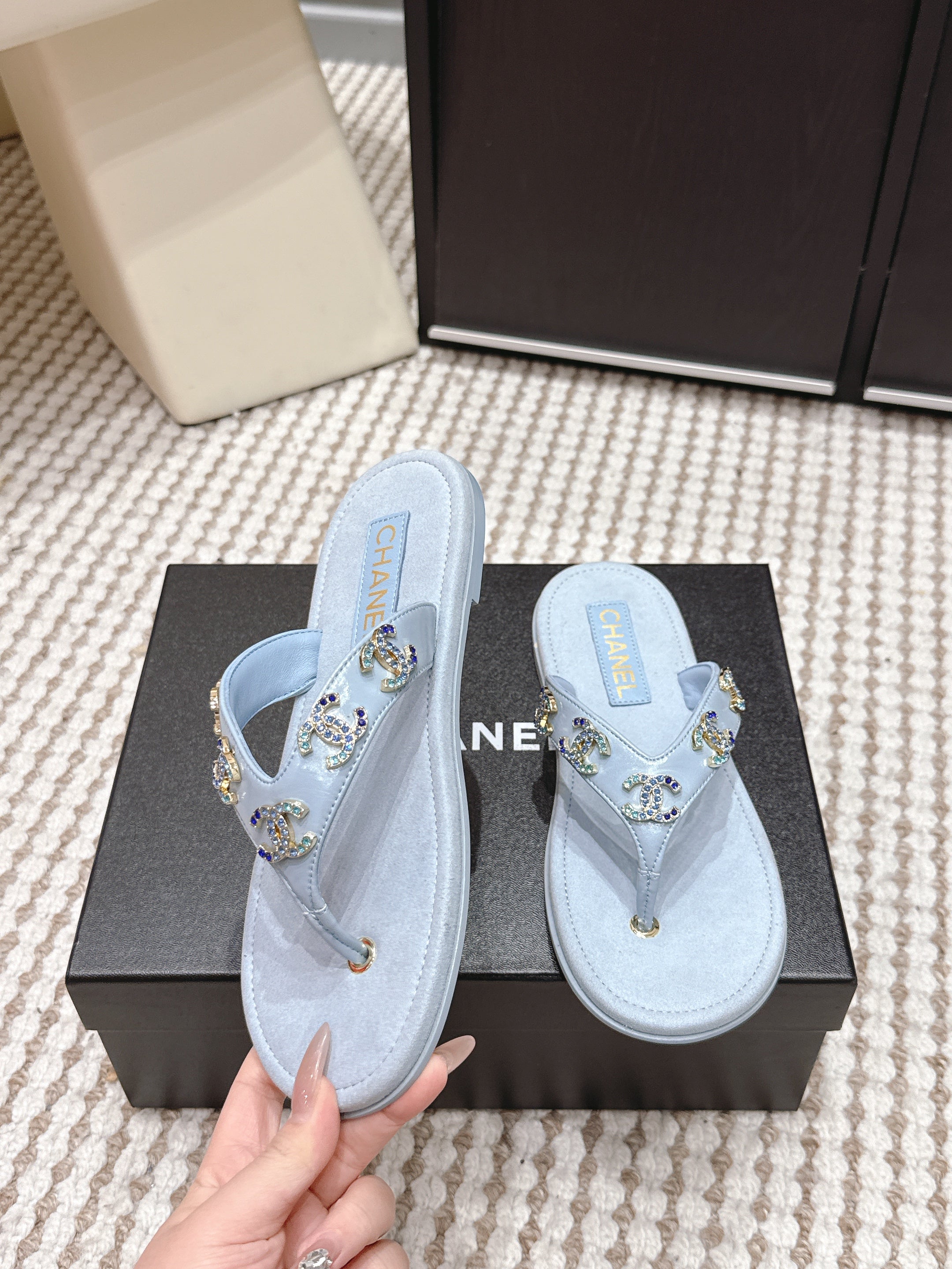 CC 26s Thong Sandals Baby Blue Suede Sheepskin Multicolor Charm 632359