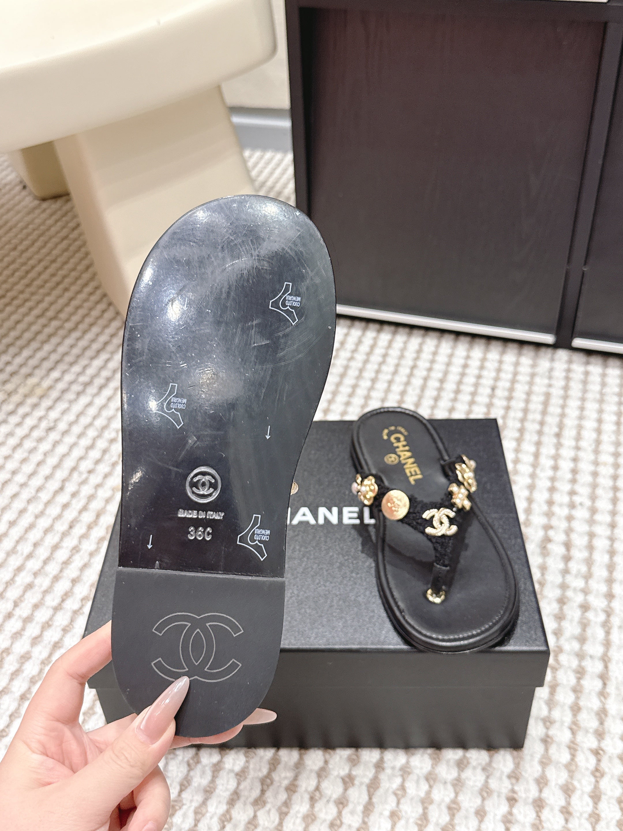 CC 26s Thong Sandals Black Sheepskin Gold Charm 632369