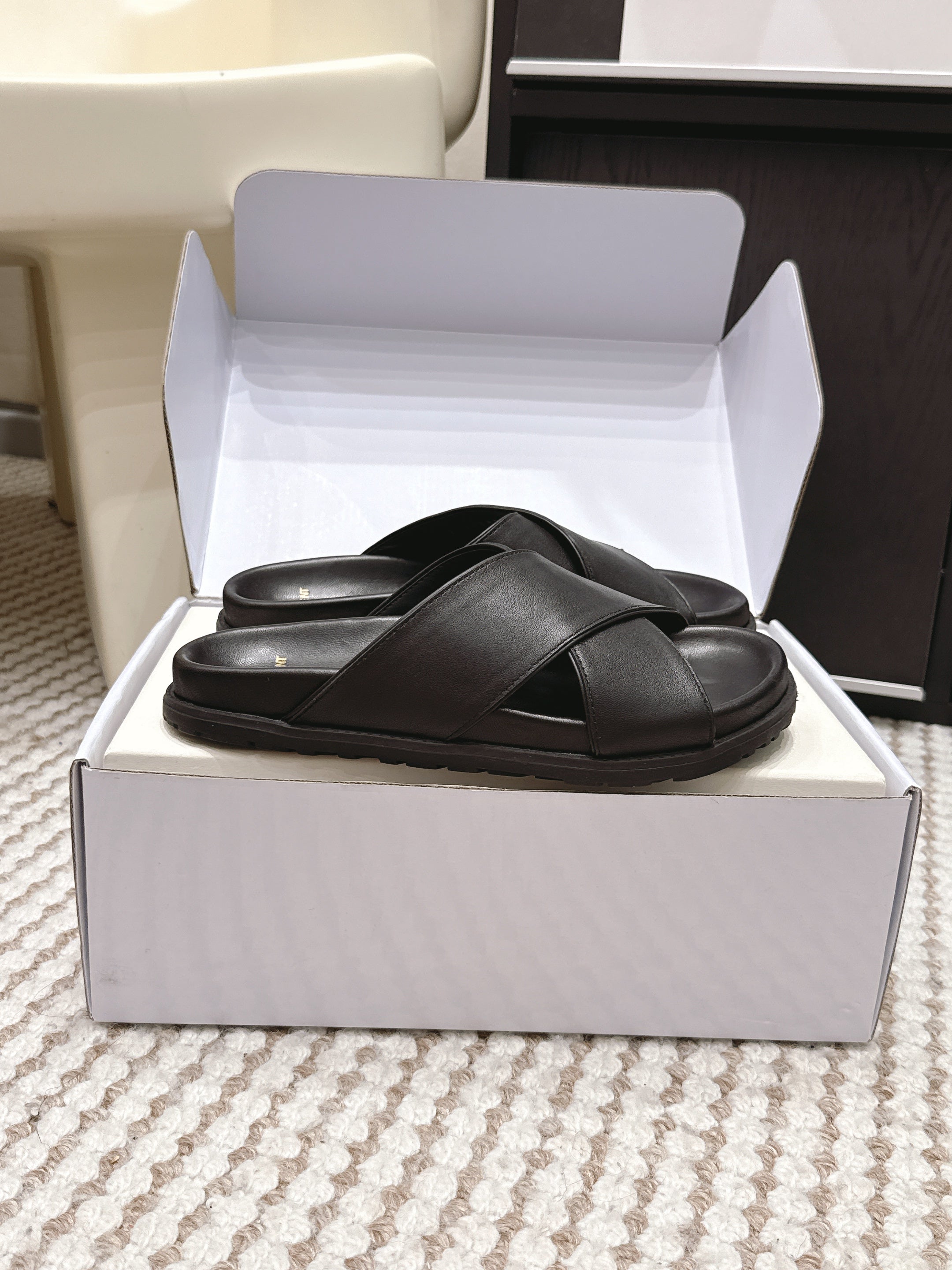 YSL 26ss Platform Slippers Black Sheepskin 663213
