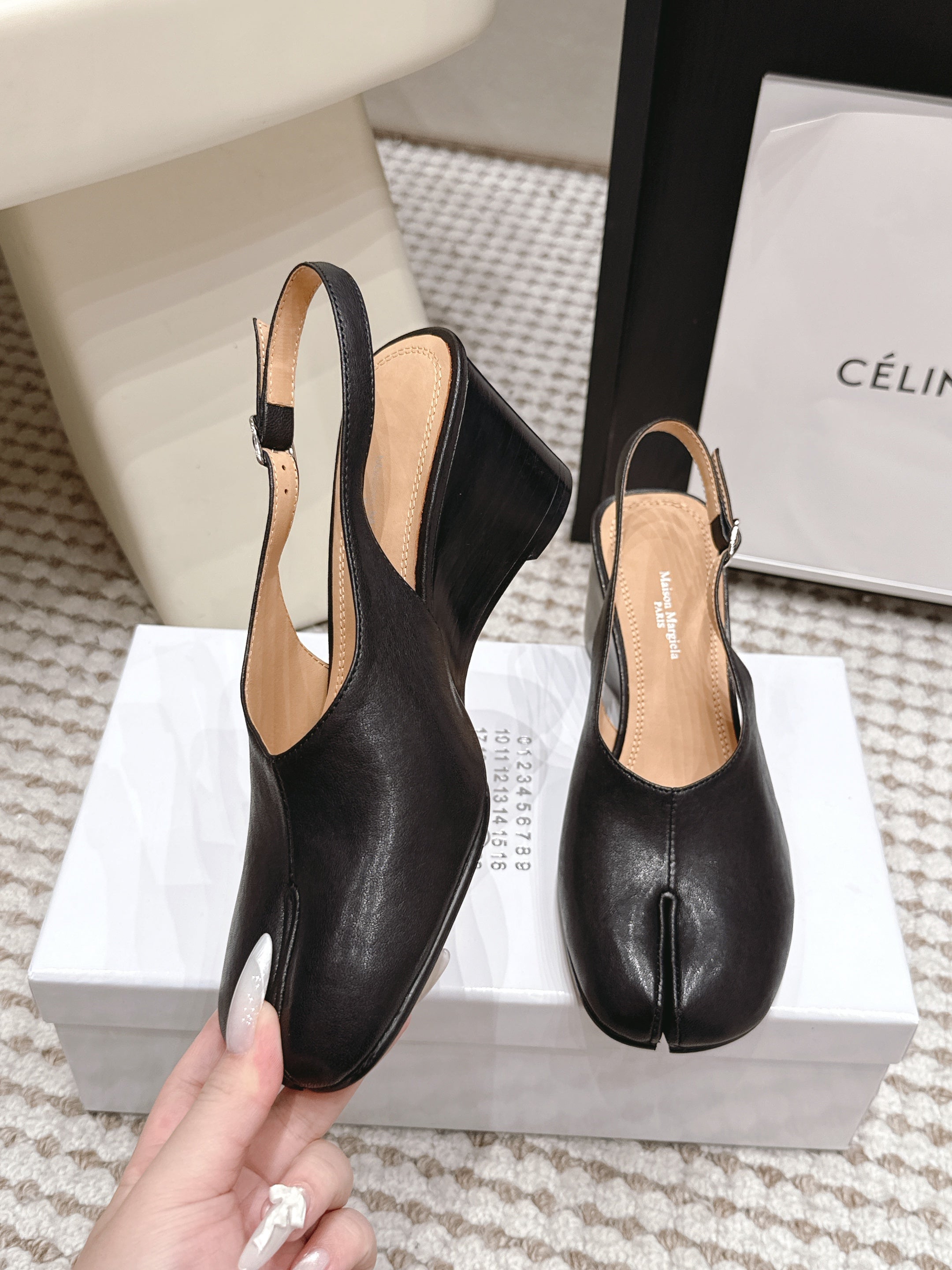 Maison Margiela 2026 Tabi Wedge Slingback 70mm Leather 931059