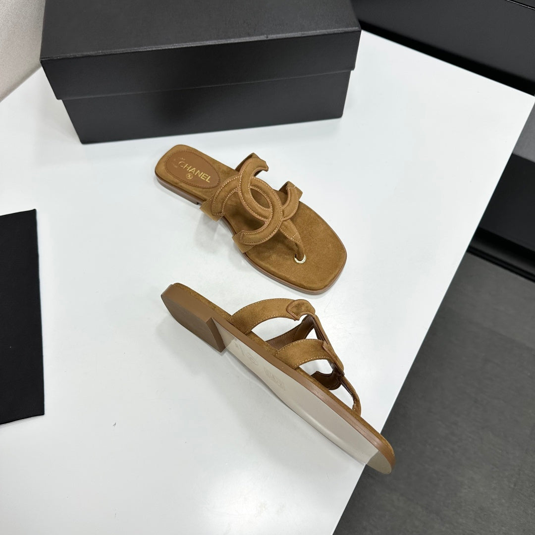 Chanel 2026 Flat Filp-Flops Leather Cowhide 822819