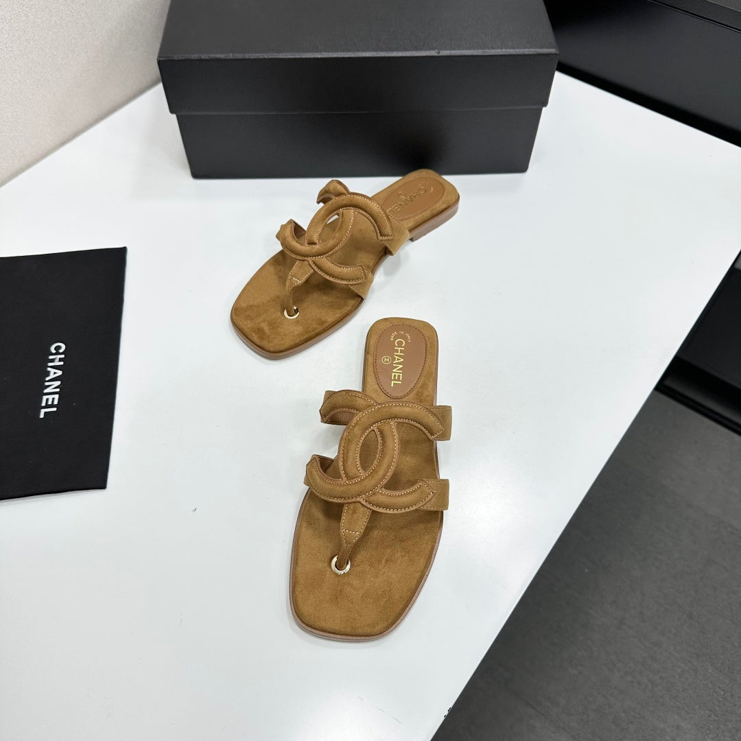 Chanel 2026 Flat Filp-Flops Leather Cowhide 822819