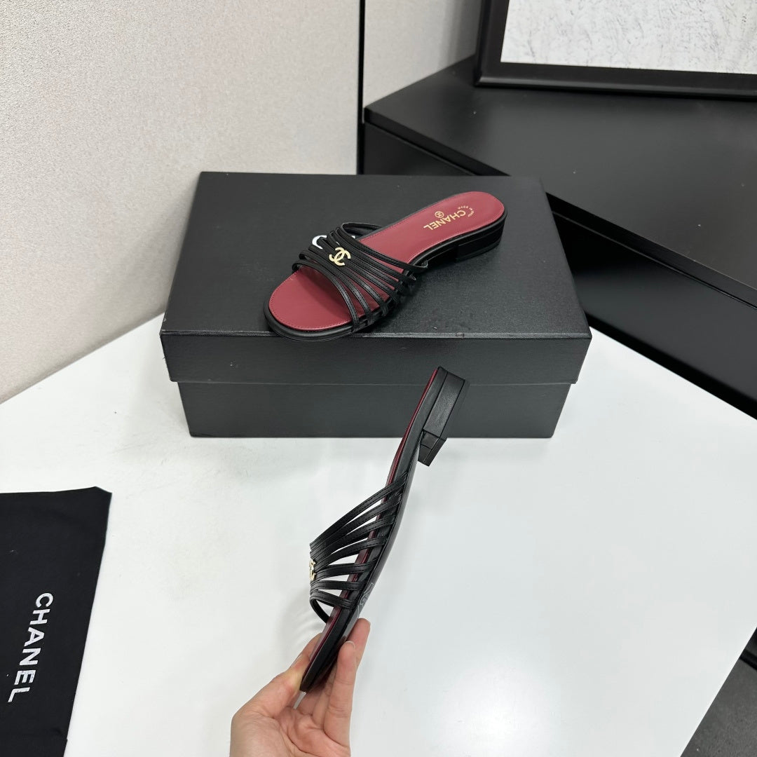 Channel 2026 Flat Slides Calfskin 894918