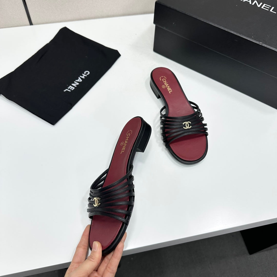 Channel 2026 Flat Slides Calfskin 894918