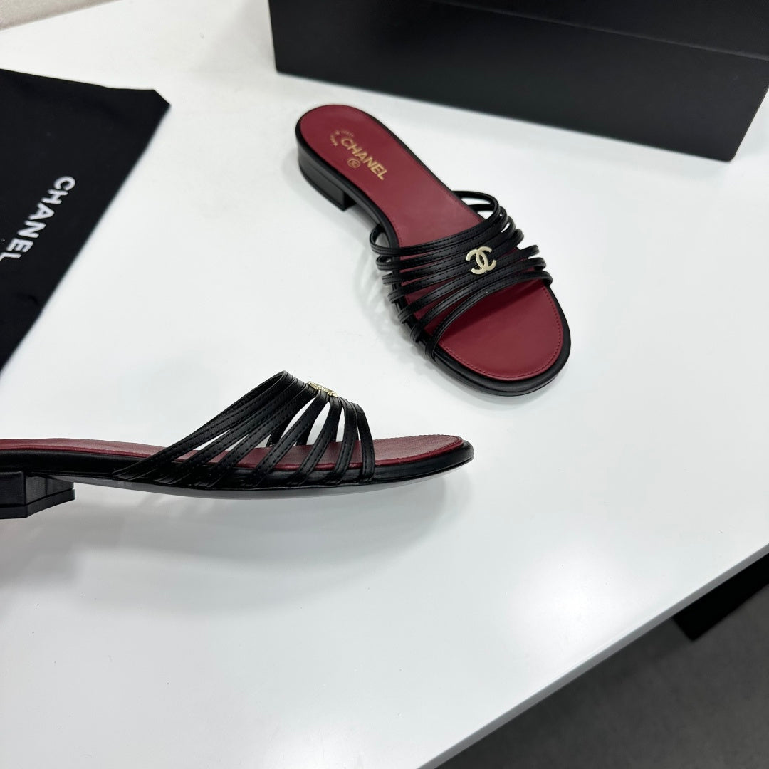 Channel 2026 Flat Slides Calfskin 894918
