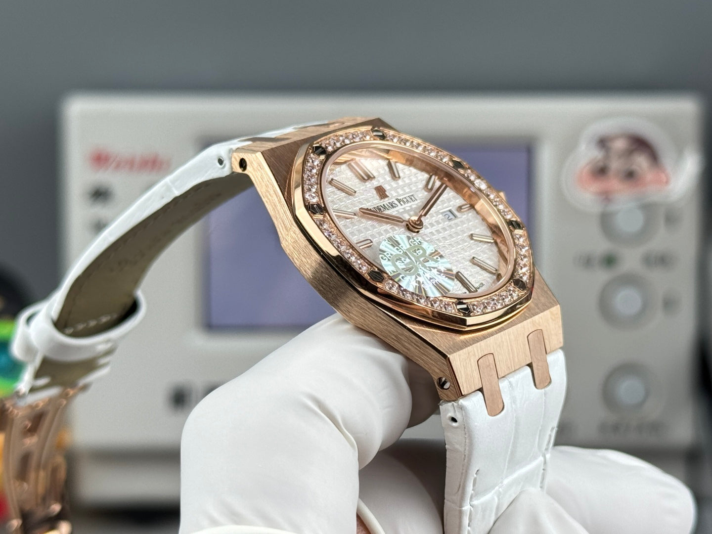 Audemars Piguet Royal Oak Lady 33mm Rose Gold White Dial Leather Strap
