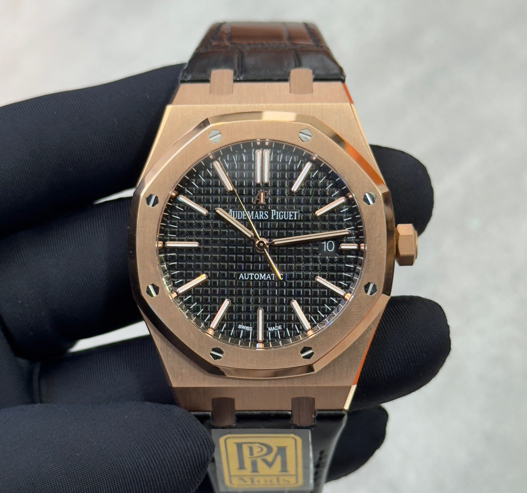 Audemars Piguet Royal Oak Selfwinding 41mm 15400OR Black Dial Leather Strap