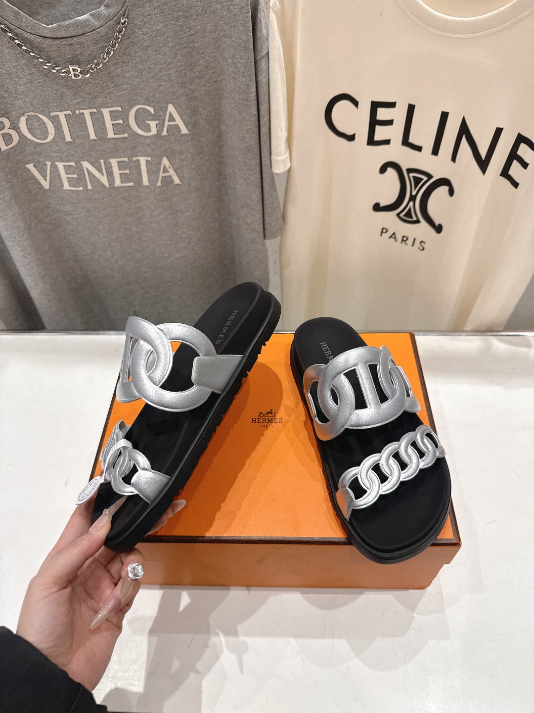 HM 26ss Pig Nose Sandals Black Sliver Metallic Cowhide 641270