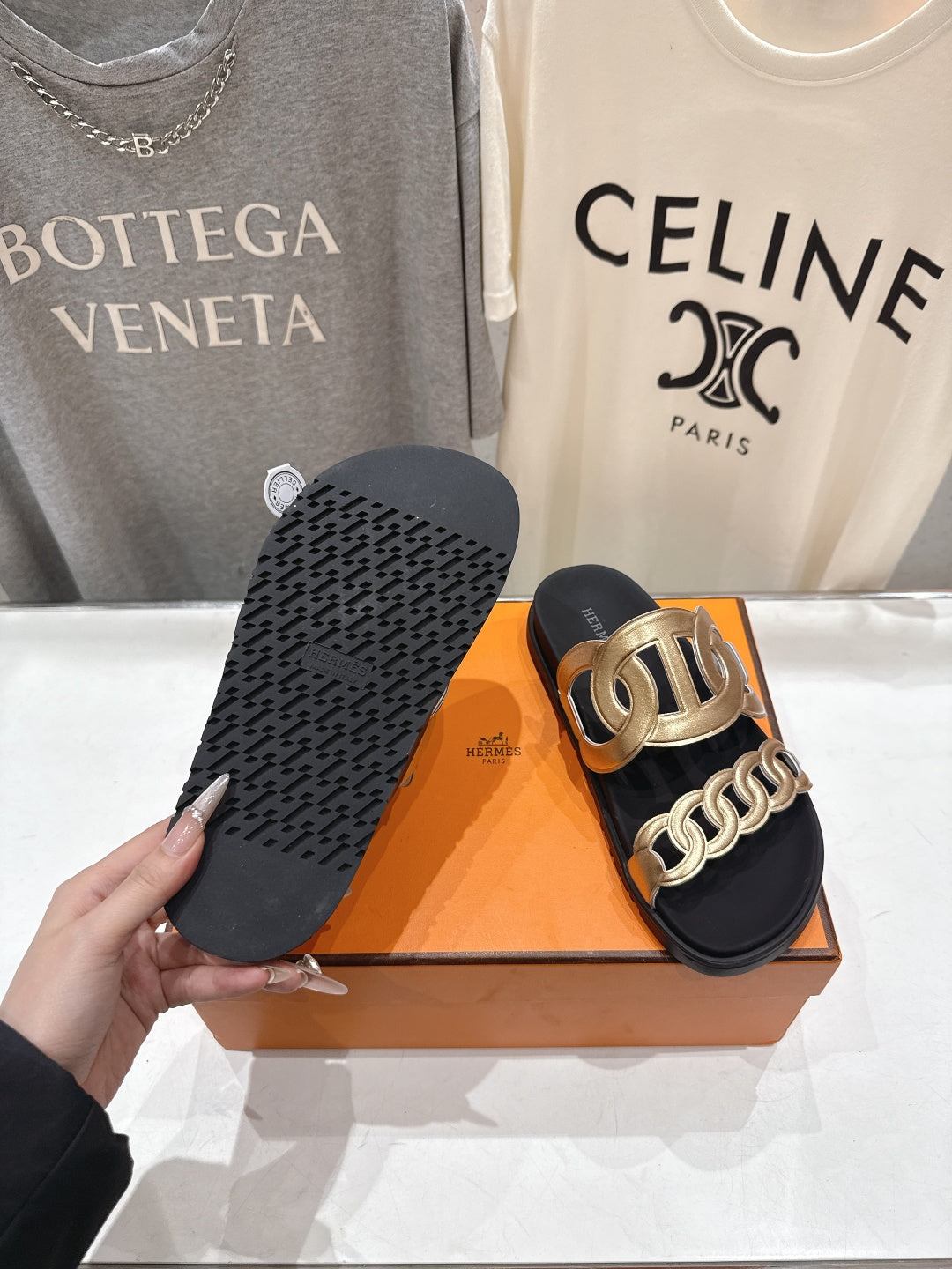 HM 26ss Pig Nose Sandals Black Champagne Gold Cowhide 641271