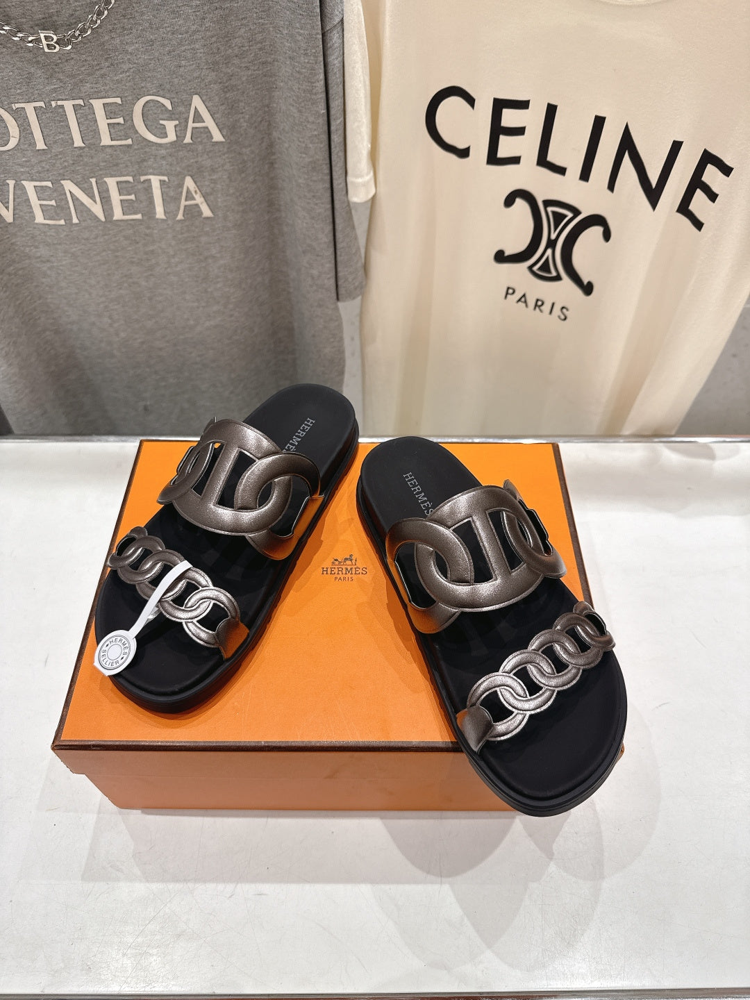 HM 26ss Pig Nose Sandals Black Taupe Metallic Cowhide 641272