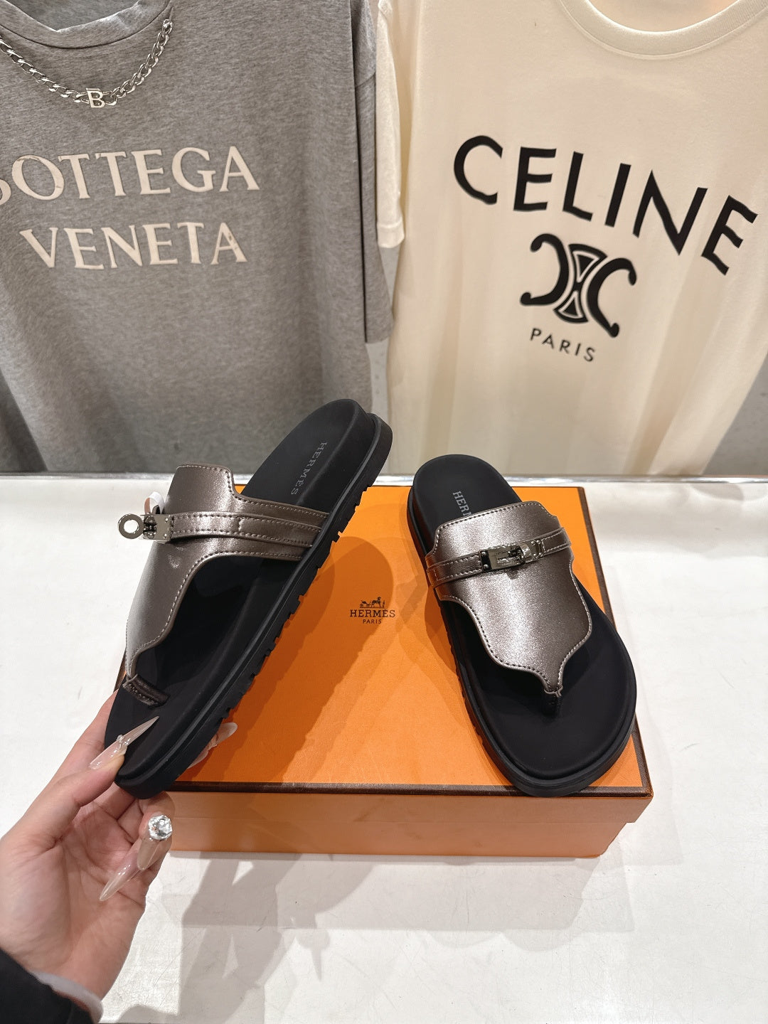 HM 26ss Sandals Black Taupe Metallic Cowhide 641274