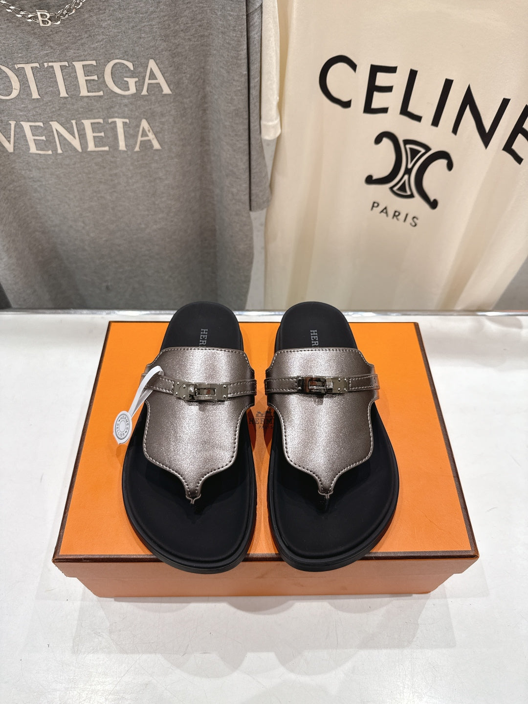 HM 26ss Sandals Black Sliver Metallic Cowhide 641274