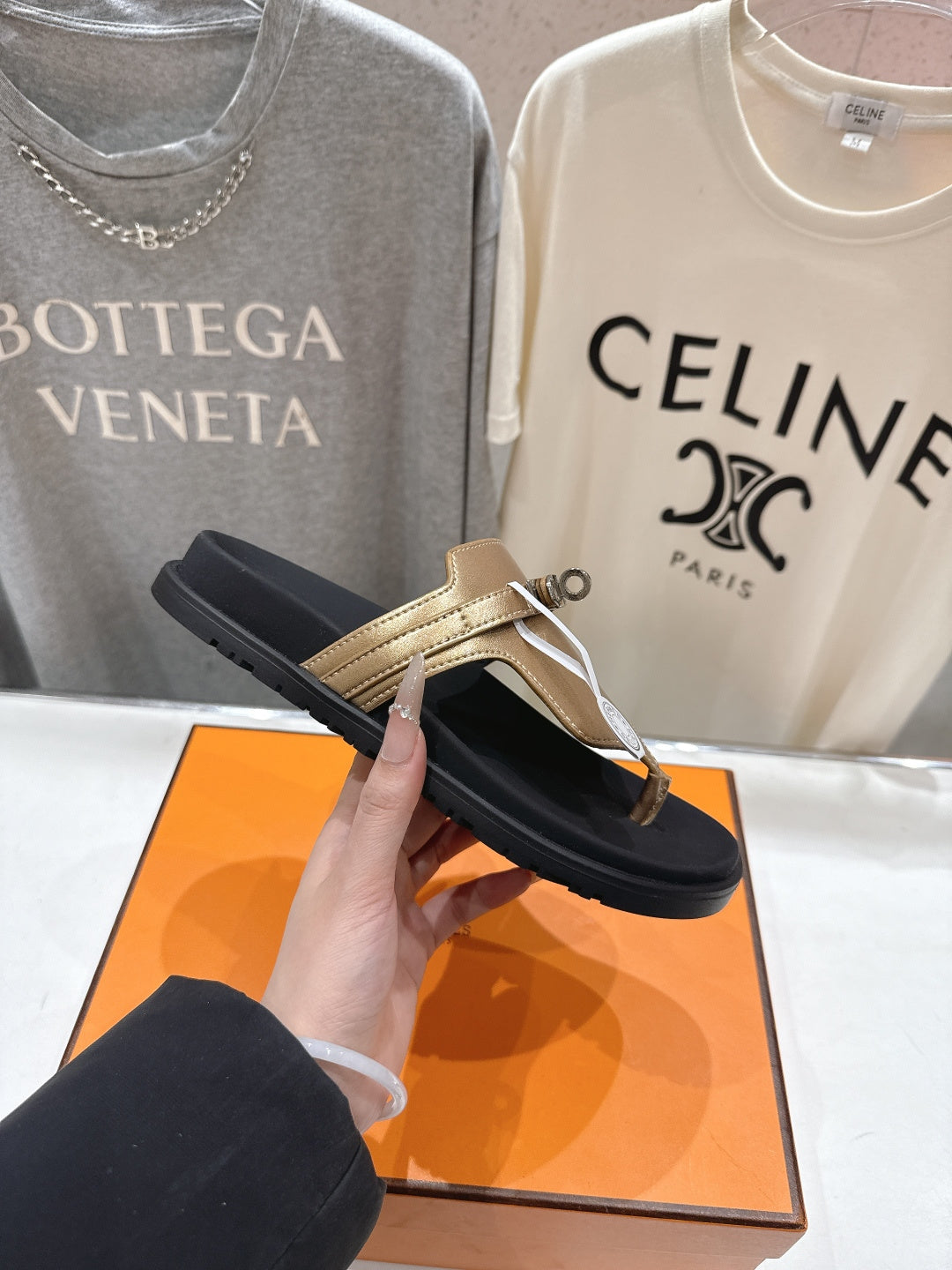 HM 26ss Sandals Black Champagne Gold Cowhide 641275