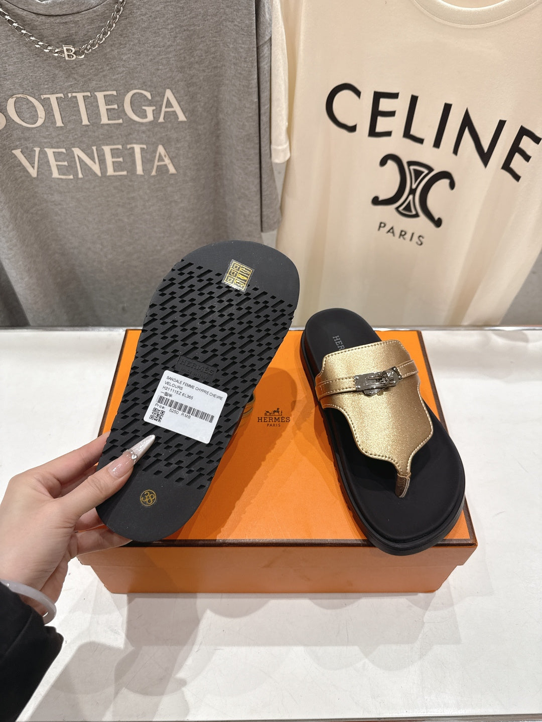 HM 26ss Sandals Black Champagne Gold Cowhide 641275