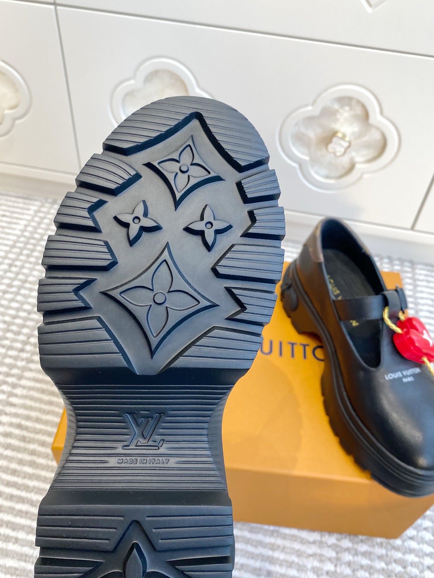 LV 2026 T-strap Loafer With Heart-shaped Black Red Cowhide 595878