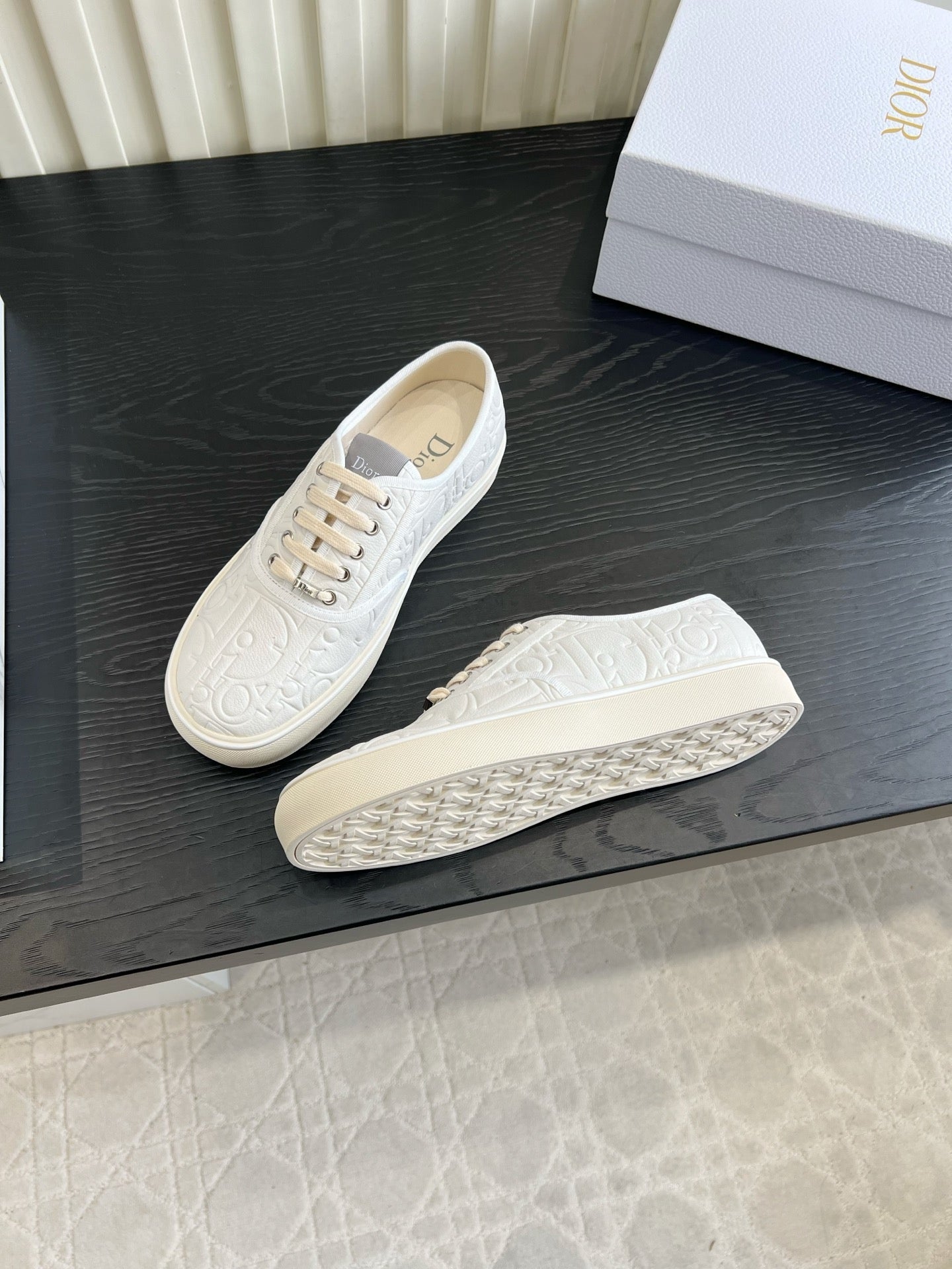 Dior 2026 Saltwind Sneakers Cowhide 977538