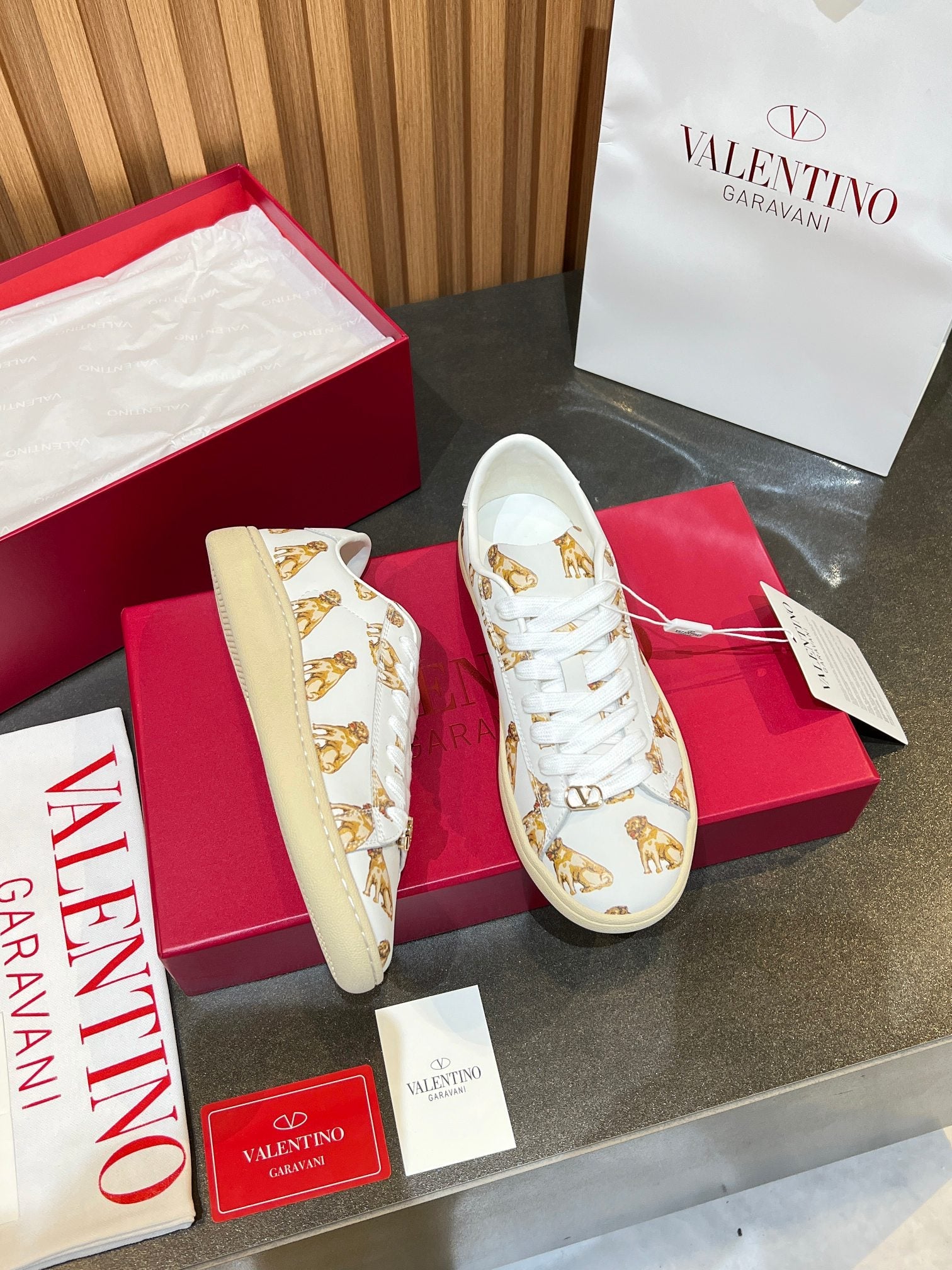 VT 25S  Casual Sneakers  White Yellow Cowhide 563089