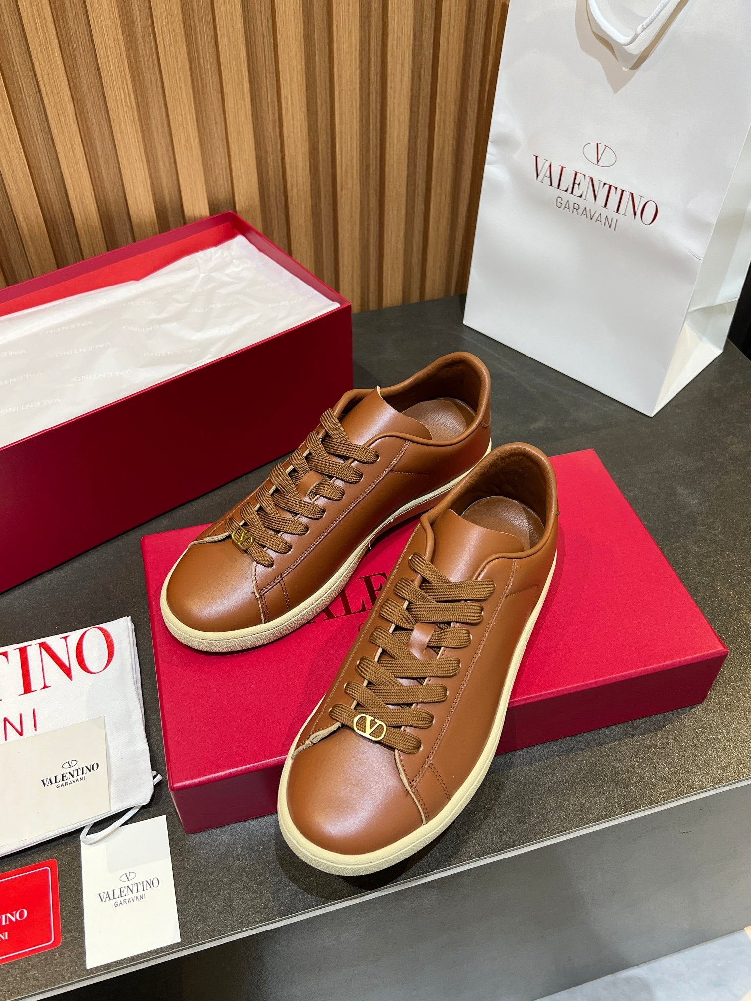 VT 25S  Casual Sneakers Camel Brown Cowhide 563093