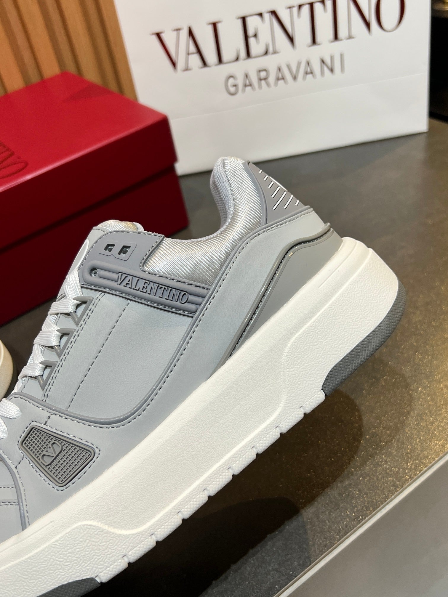 VT 25S Couple Sneakers Gray Calfskin 563121