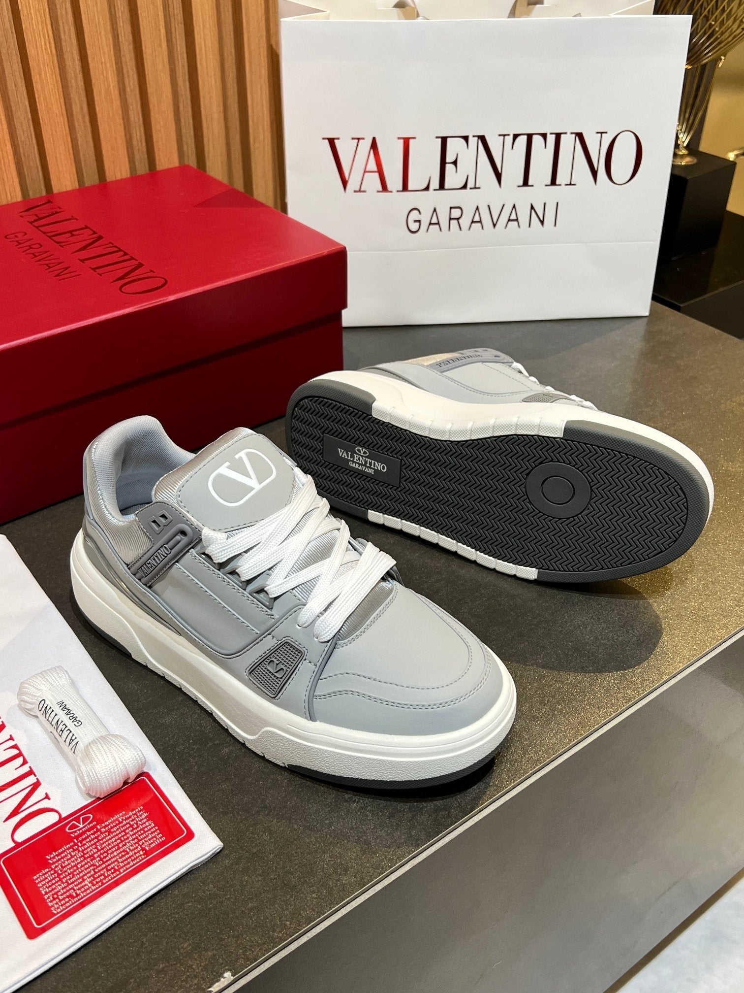 VT 25S Couple Sneakers Gray Calfskin 563121