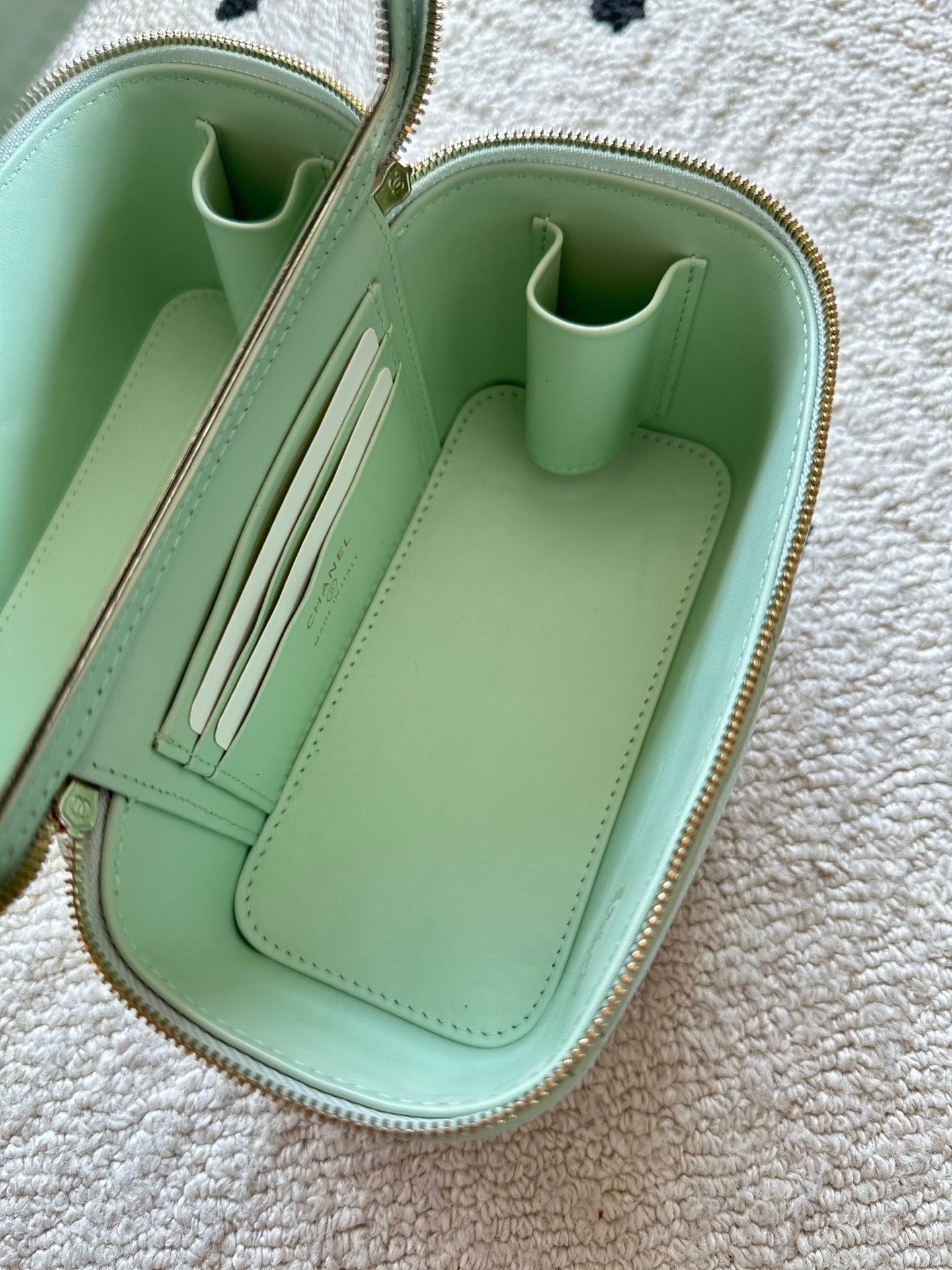 Chanel 2025 Vanity 17cm Bag Mint Green Caviar Leather 320297