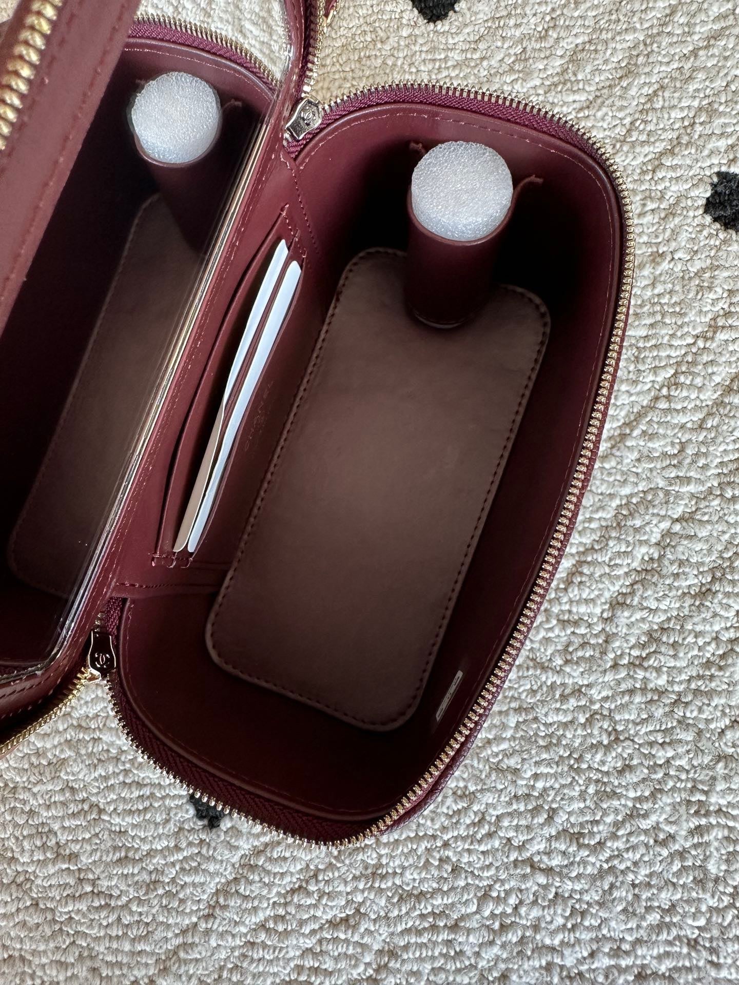 Chanel 2025 Vanity 17cm Bag Burgundy Caviar Leather 320301