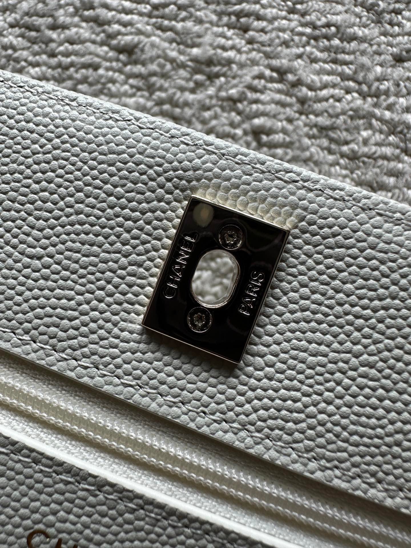 Chanel 2025 Trendy CC Wallet on Chain 19cm Bag White Caviar Leather 320292