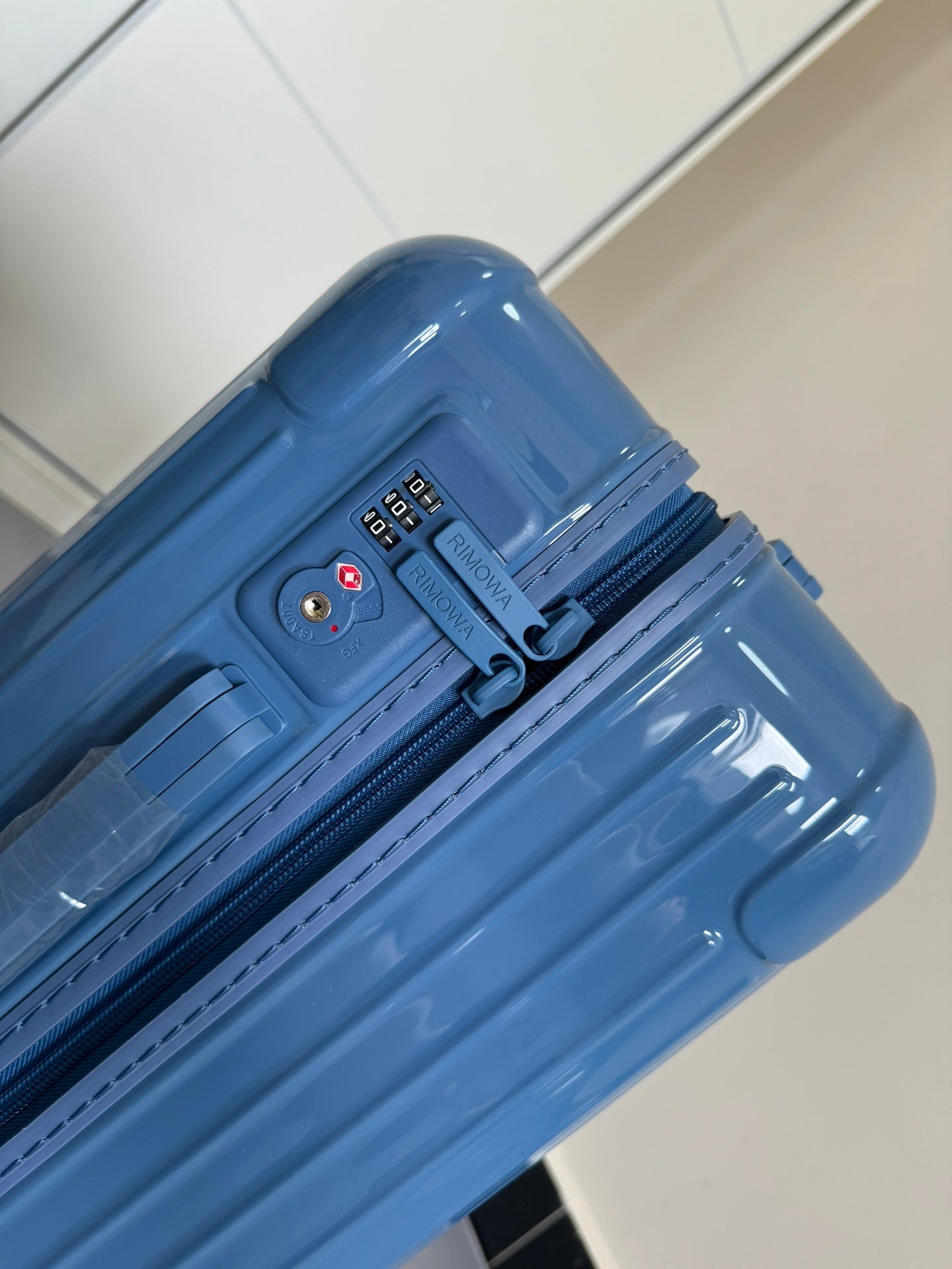 Rimowa 2025 Essential Suitcase Lake Blue Polycarbonate 274075