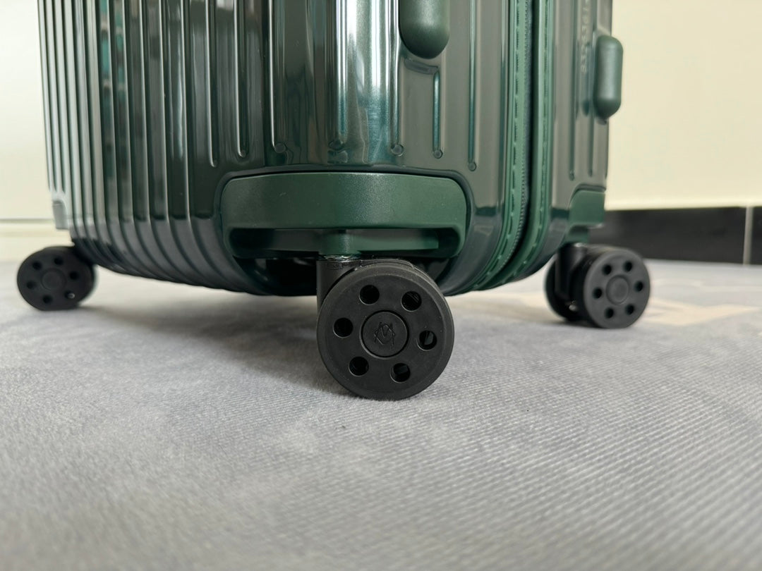 Rimowa 2025 Essential Suitcase Dark Green Polycarbonate 274076