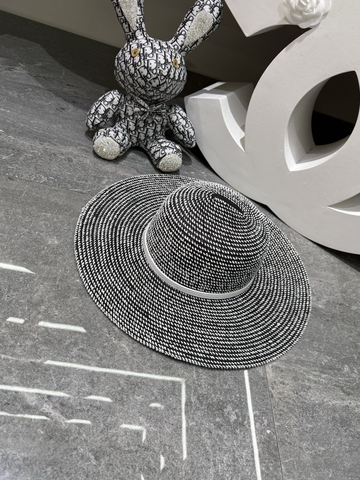 YSL Round Top Yarn Wide Brim Straw Hat 280795