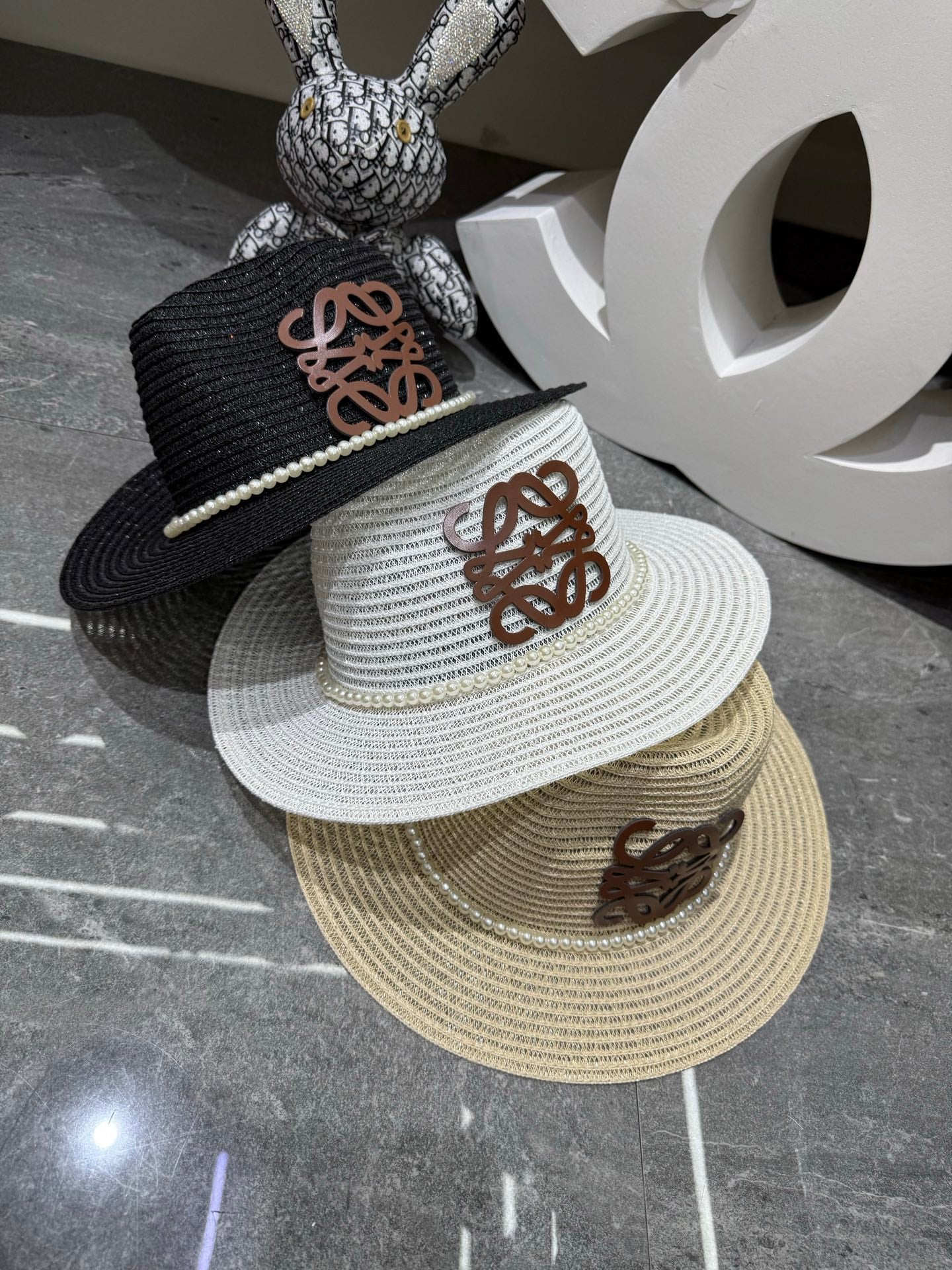 Loewe Straw Hat With Pearl and Logo 280797
