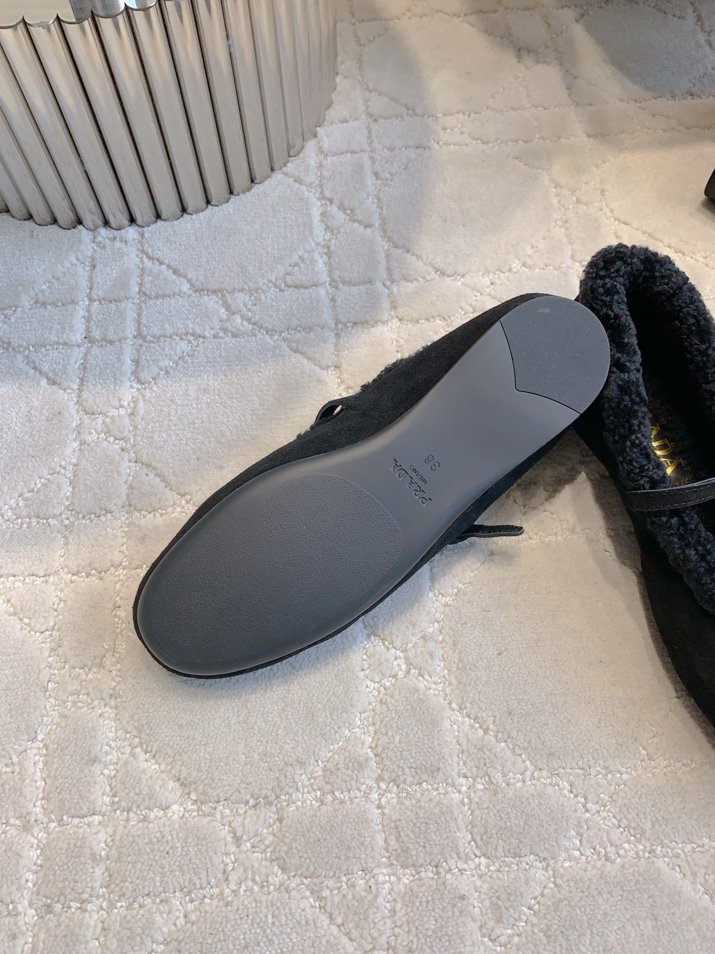 Pra 2025 Fur-lined Flat Black Suede Wool 557120