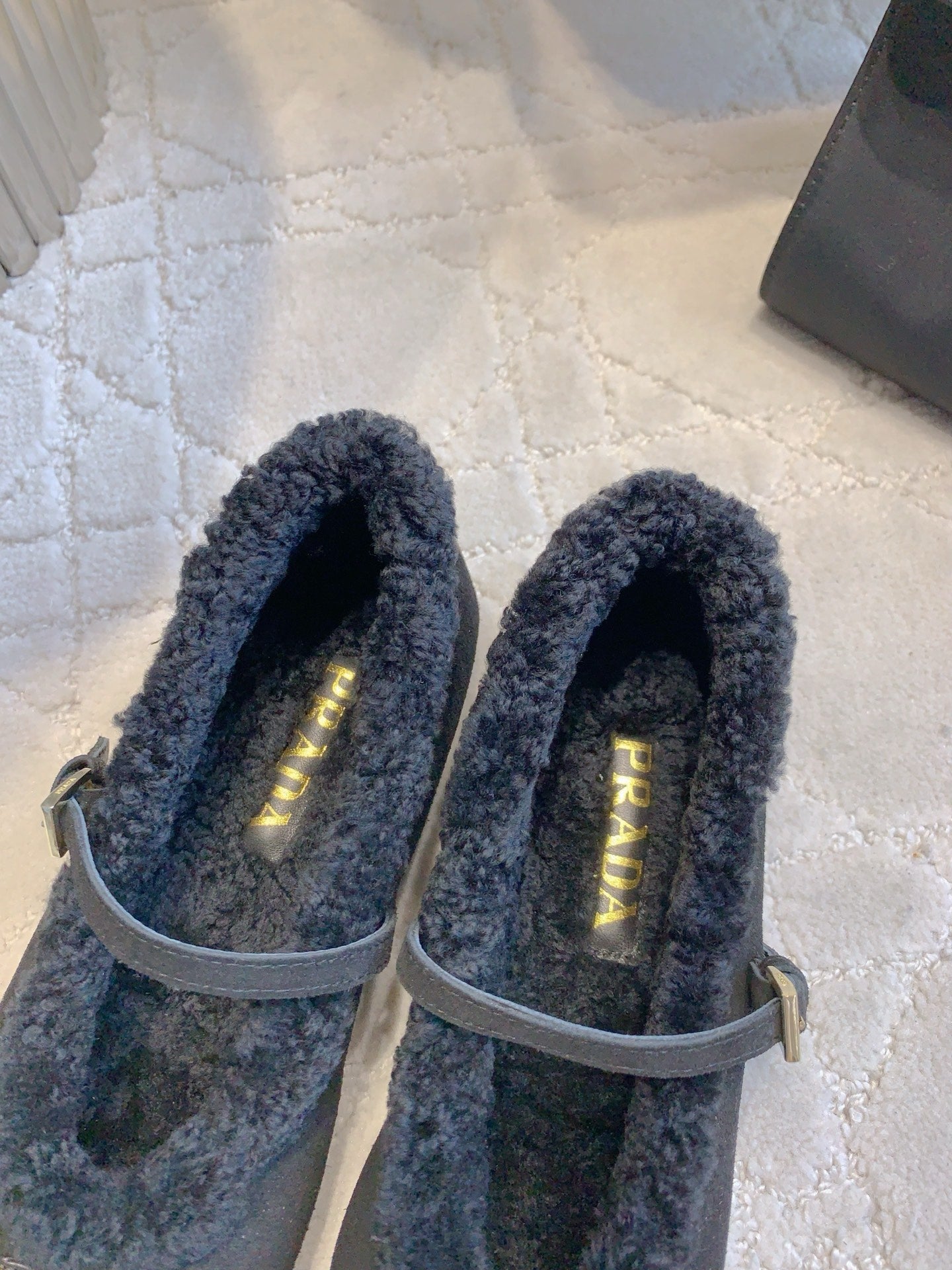 Pra 2025 Fur-lined Flat Black Suede Wool 557120