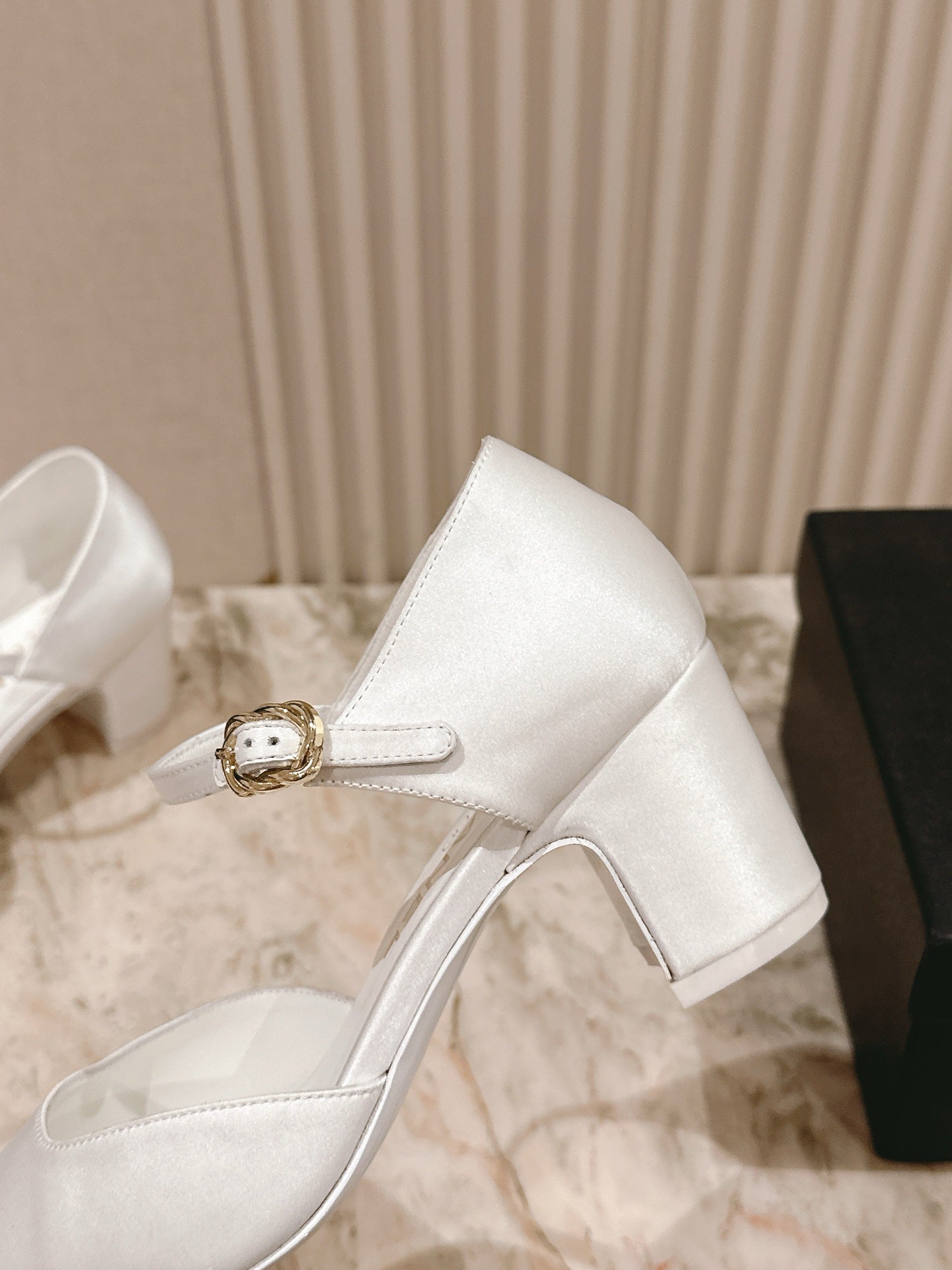 CC 25 Mary Jane Heels Silk and Sheepskin 267845