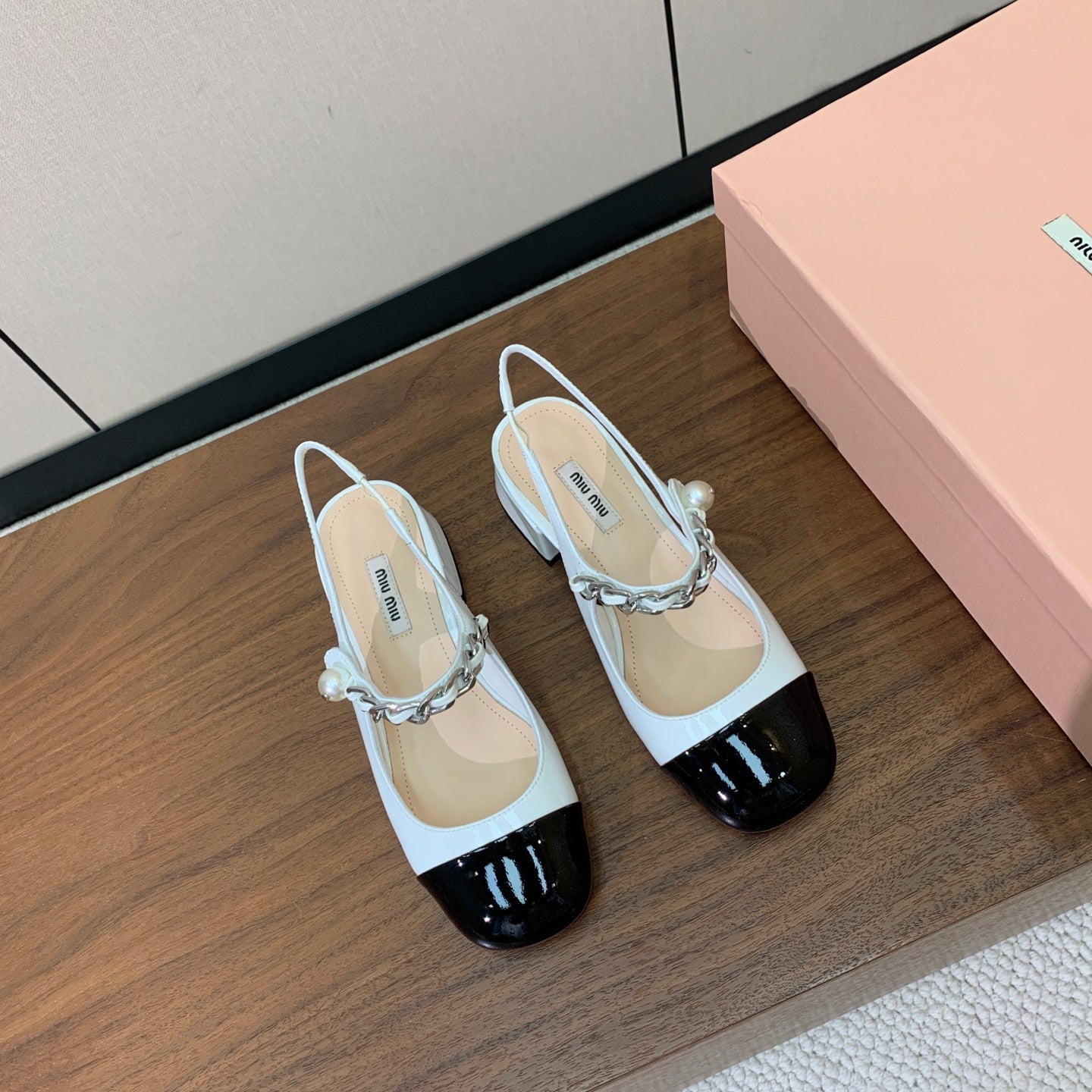 Miumiu 2026 Slingback 45mm White Black Patent Leather 945705