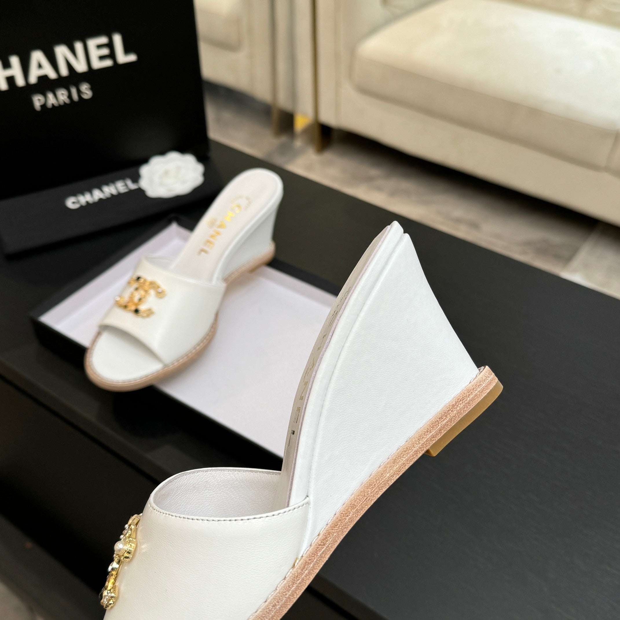 CC 2026 Wedge Sandals 65 White Lambskin Gold Black Logo 667763