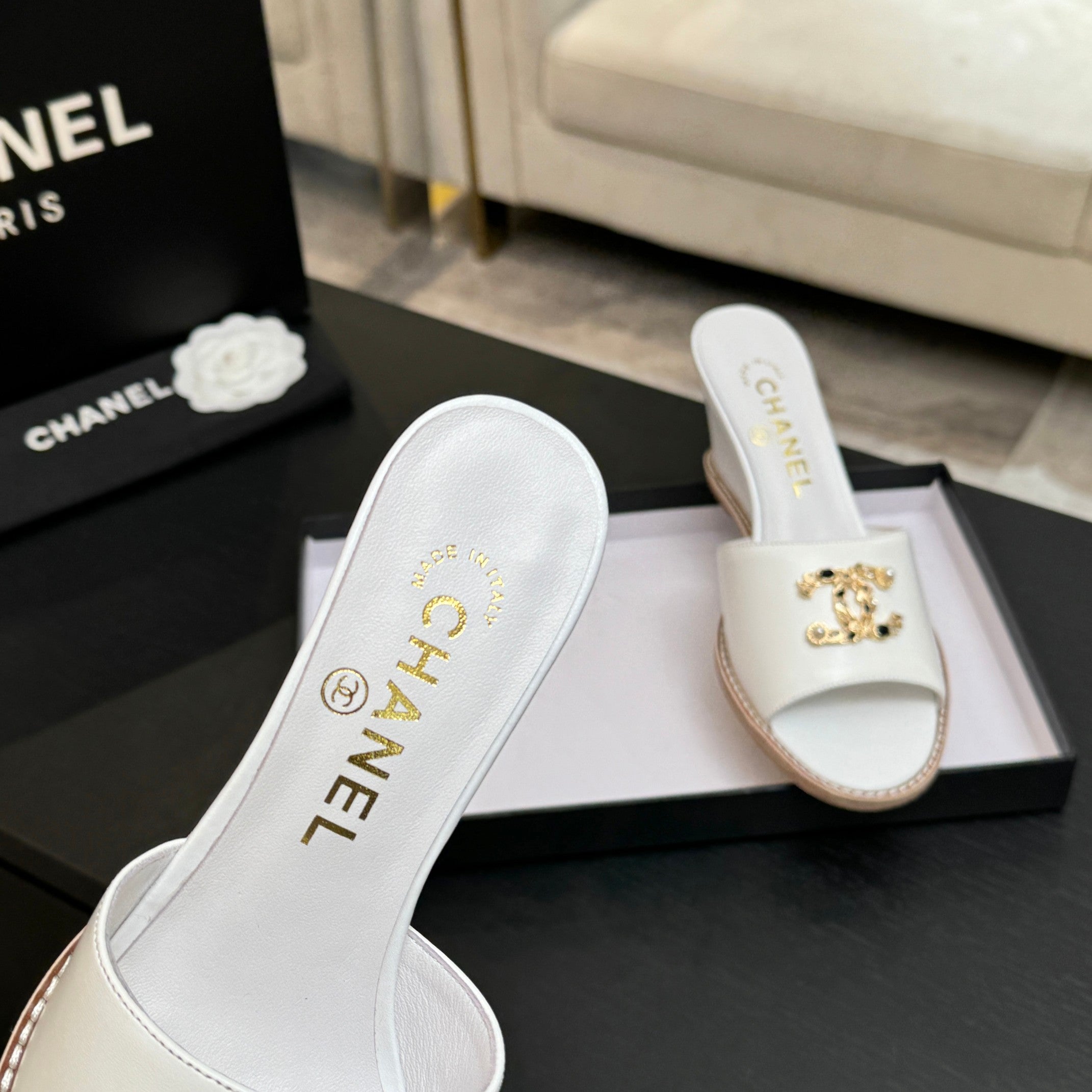 CC 2026 Wedge Sandals 65 White Lambskin Gold Black Logo 667763