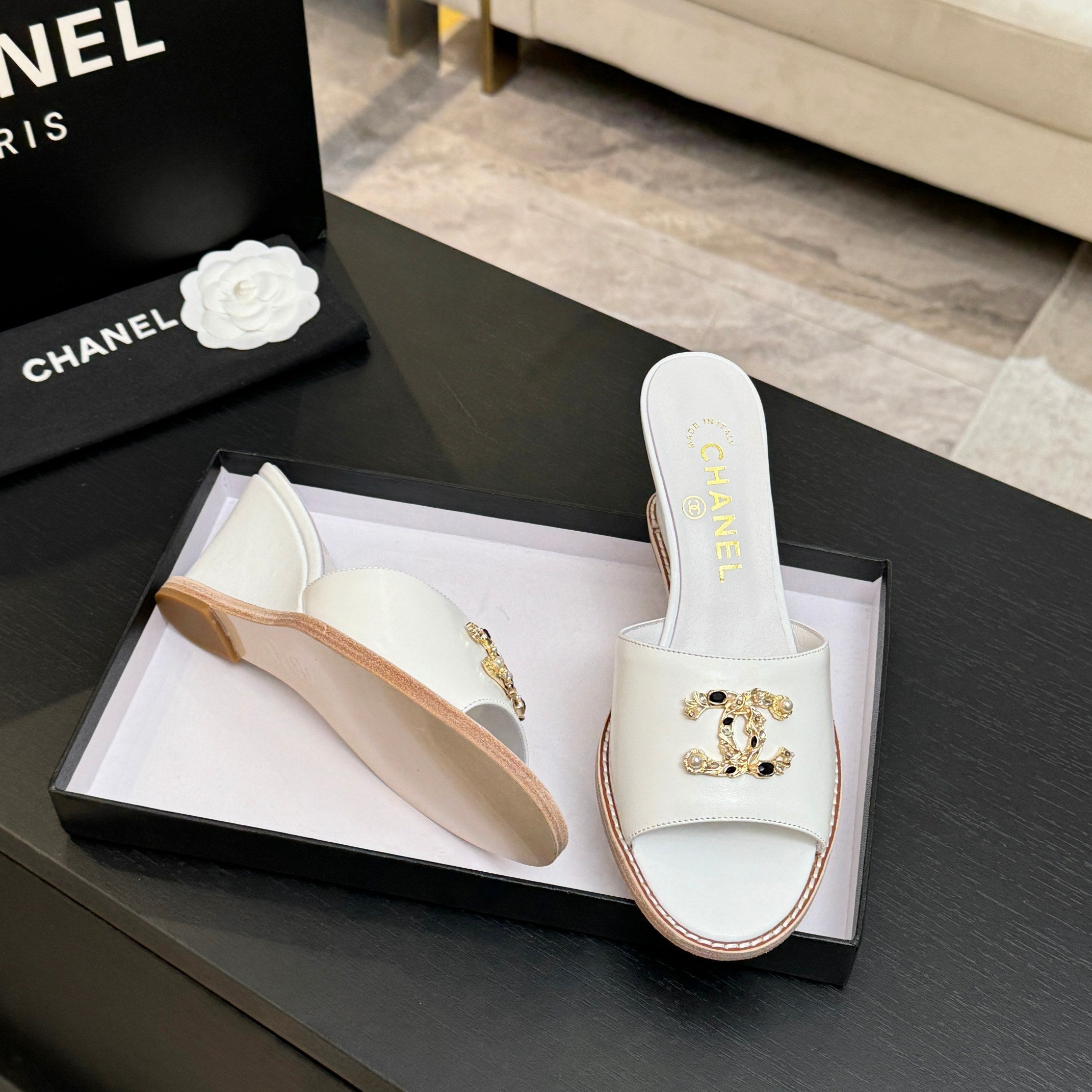 CC 2026 Wedge Sandals 65 White Lambskin Gold Black Logo 667763