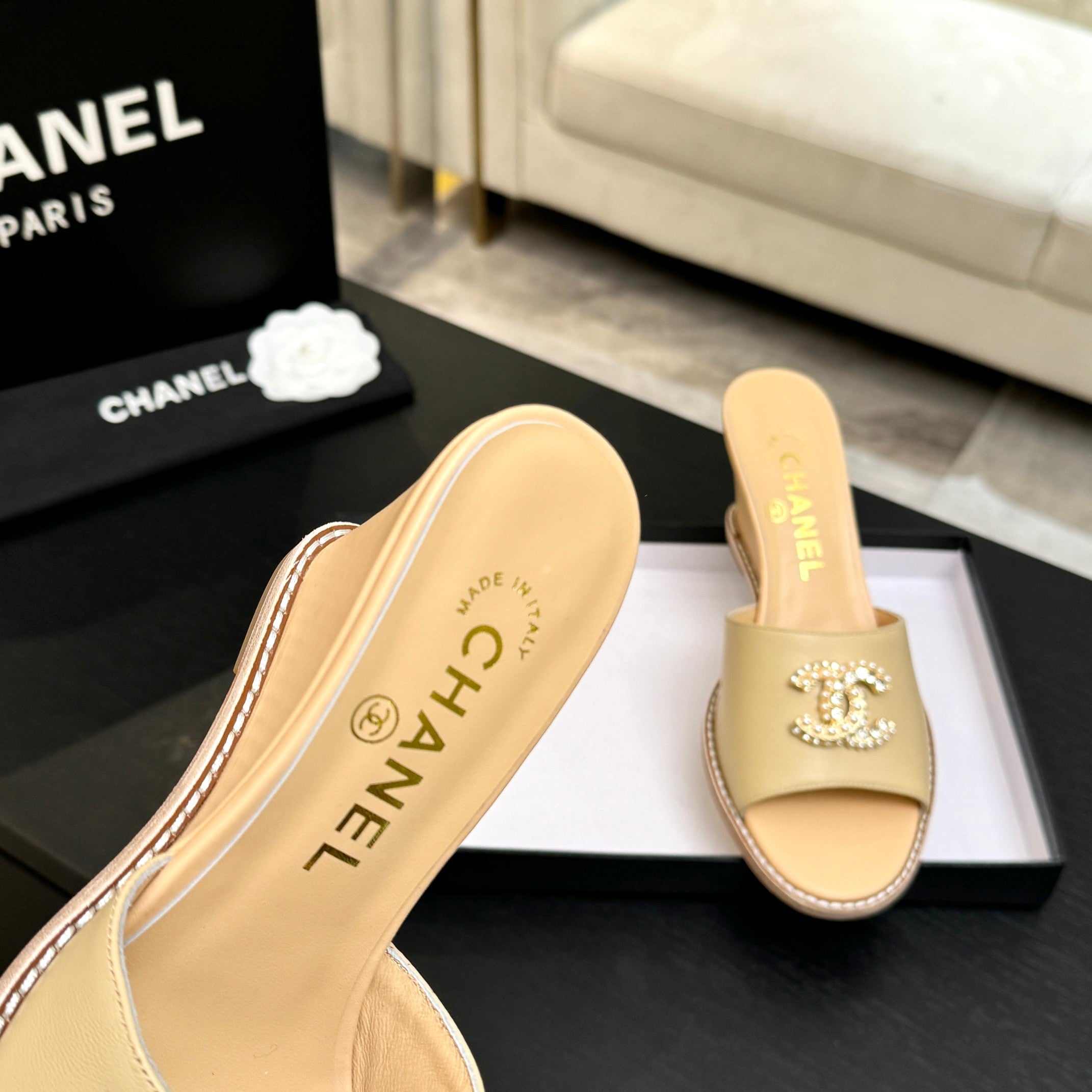 CC 2026 Wedge Sandals 65 Beige Lambskin 667774