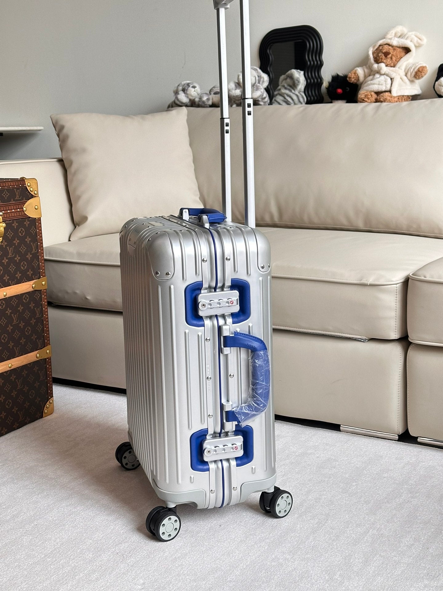Rimowa 2025 Cabin Twist Suitcase 21inch Silver Blue Aluminum 273827