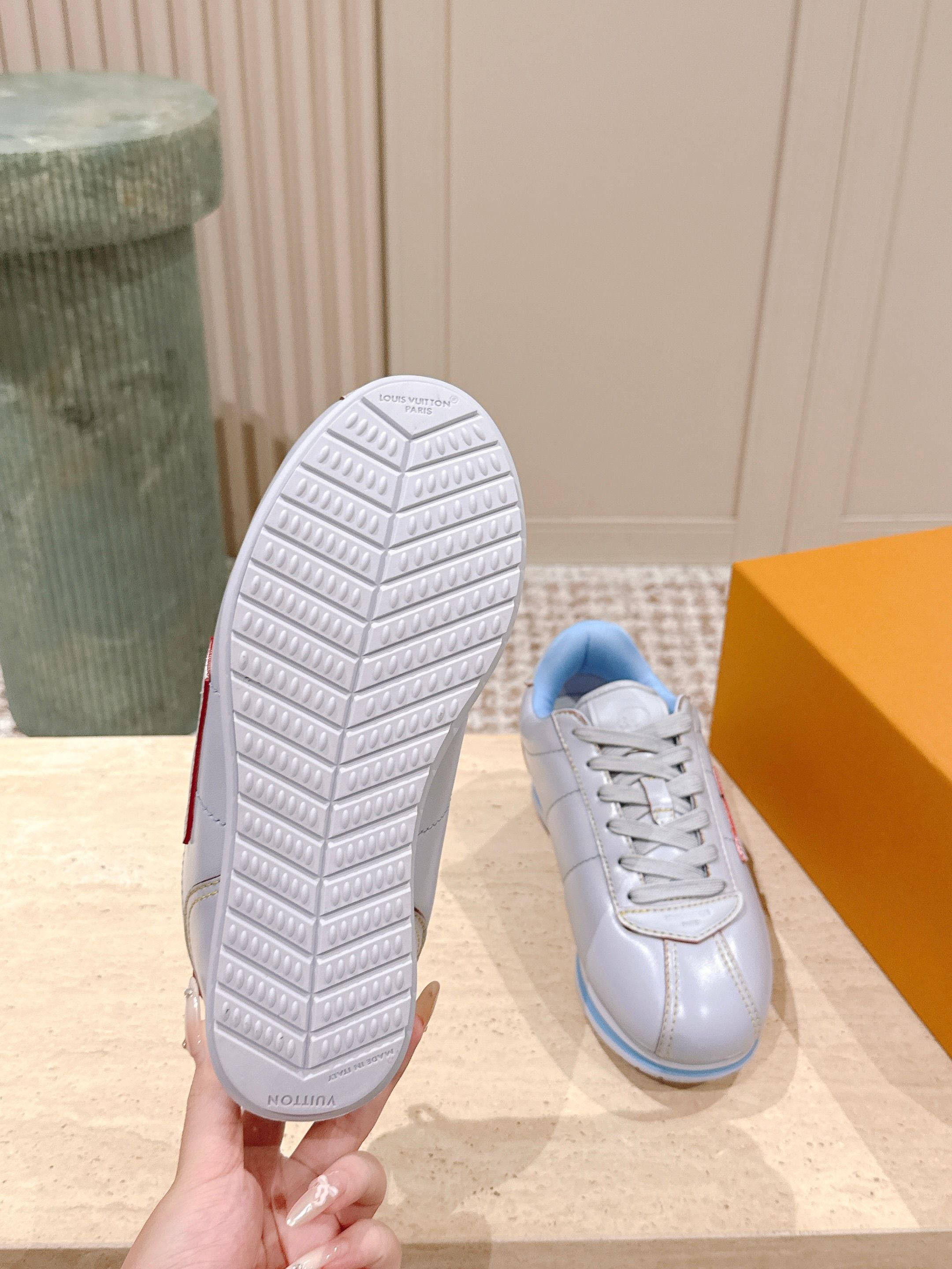 LV 25 Buttersoft Sneakers Baby Blue Calfskin 576988