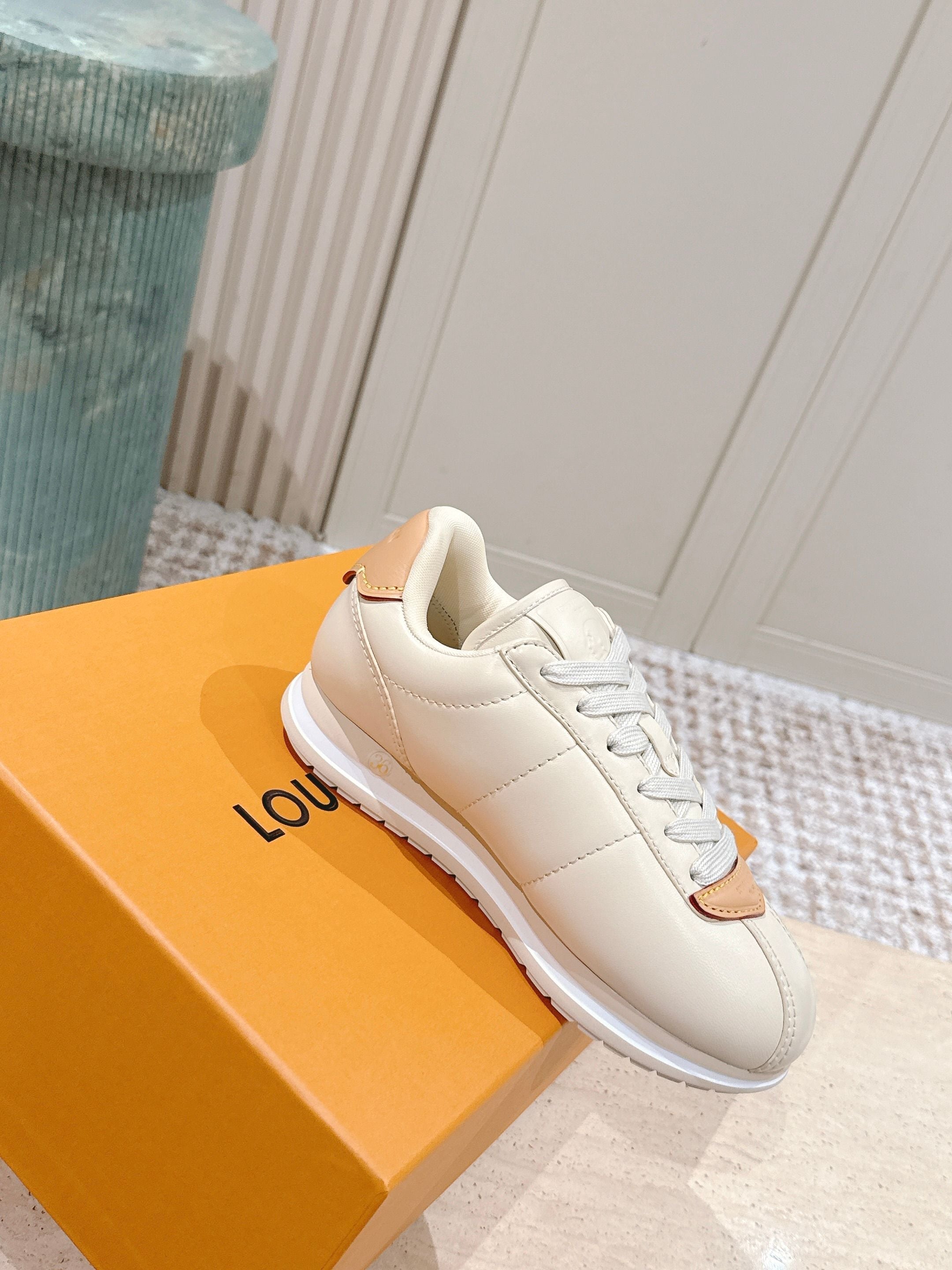 LV 25 Buttersoft Sneakers Cream Calfskin 576991